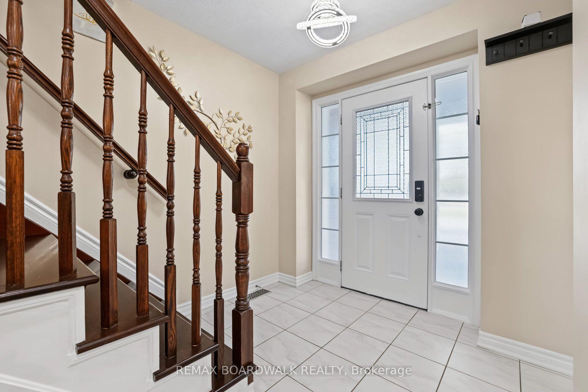 Photo 5 of 508 Sunlit Circle, Ottawa, Notting Hill/Summerside — HOMEH