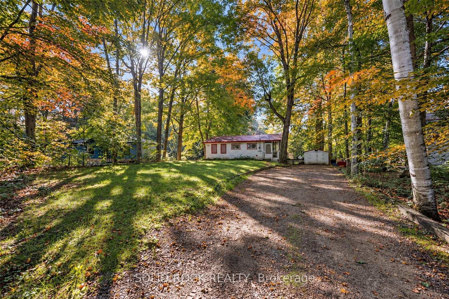 Photo of 7465 East River Road