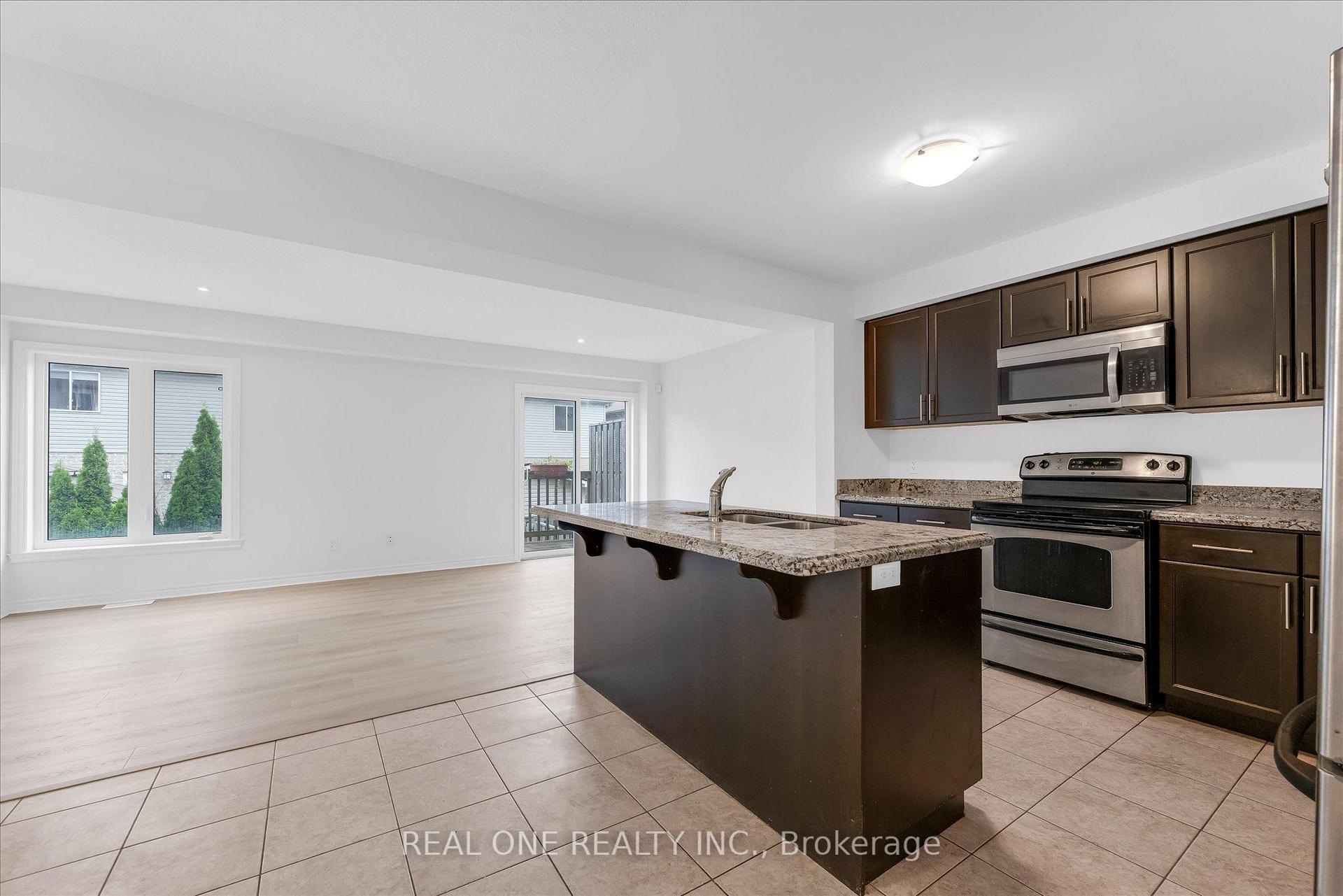 Photo 4 of Unit 19, 70 Highgate Drive, Hamilton, Stoney Creek Mountain — HOMEH