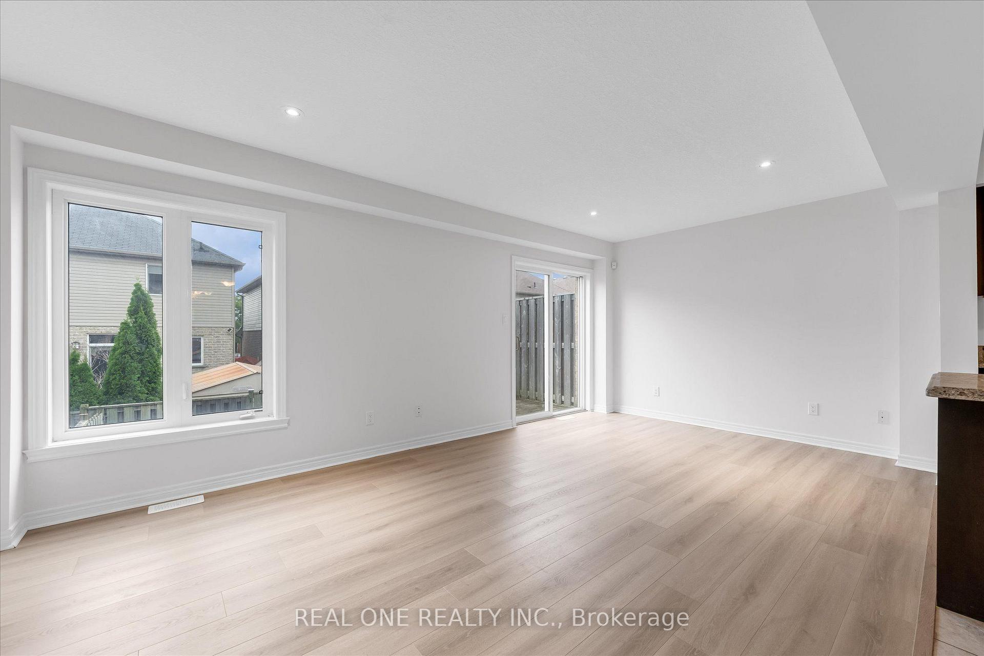 Photo 9 of Unit 19, 70 Highgate Drive, Hamilton, Stoney Creek Mountain — HOMEH
