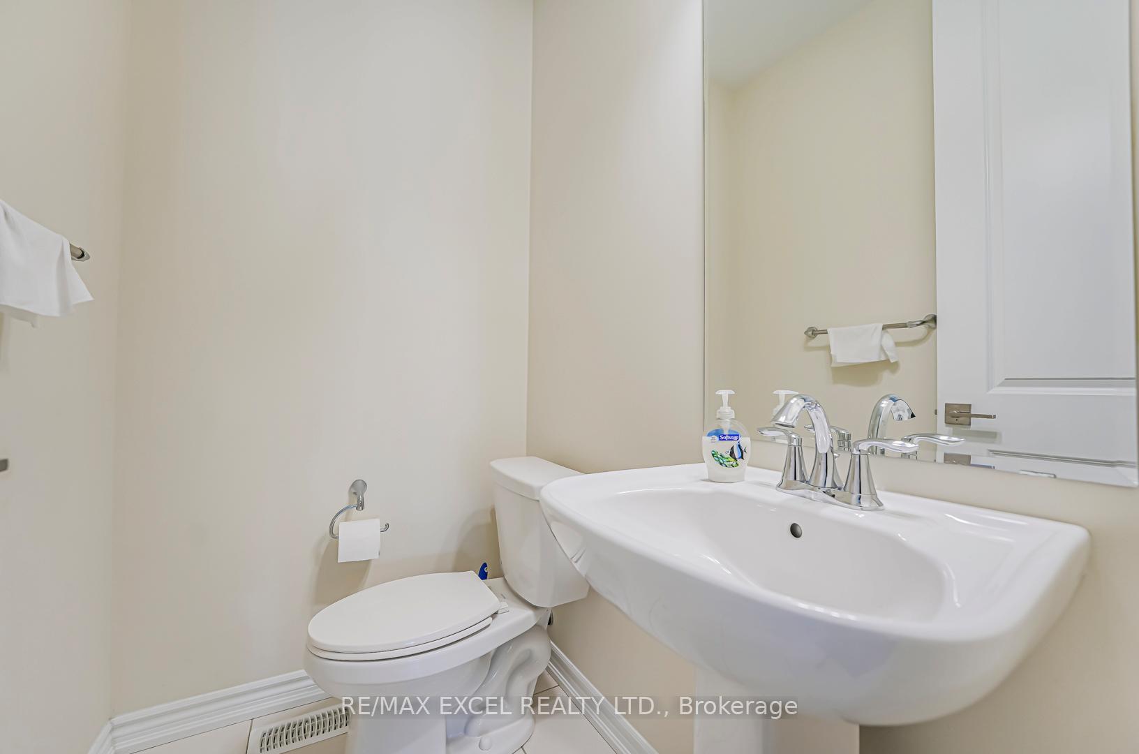 Photo 9 of Unit Main, 30 Vaudeville Drive, Etobicoke, Alderwood — HOMEH