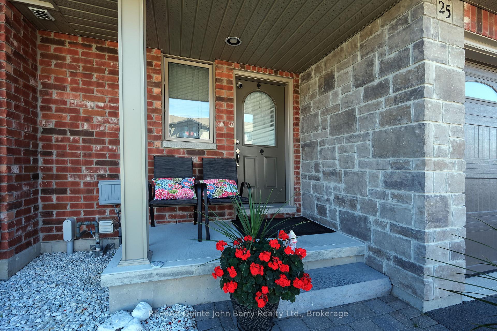 Photo 2 of 25 Hillside Meadow Drive, Quinte West, Murray Ward — HOMEH