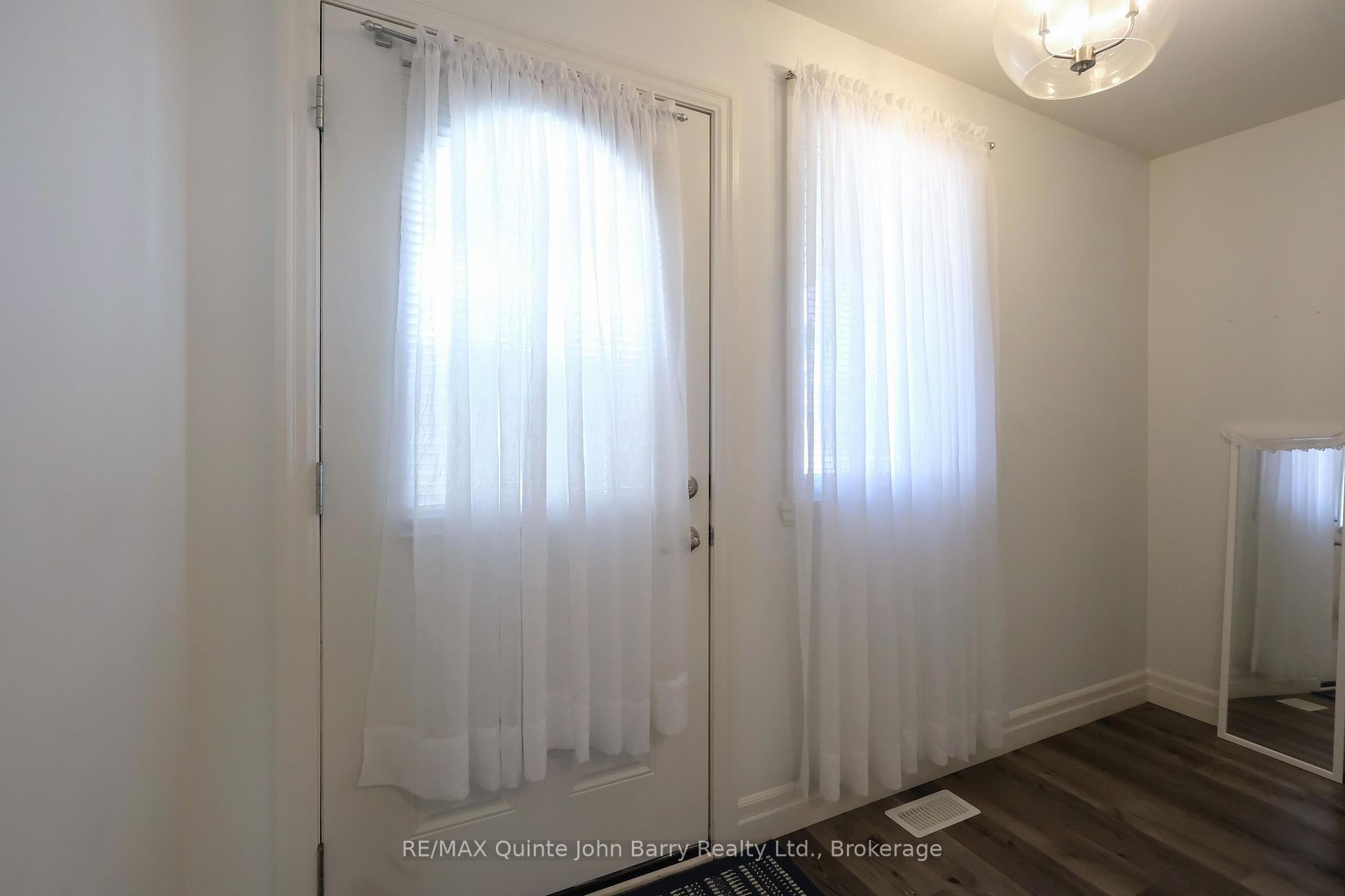 Photo 3 of 25 Hillside Meadow Drive, Quinte West, Murray Ward — HOMEH