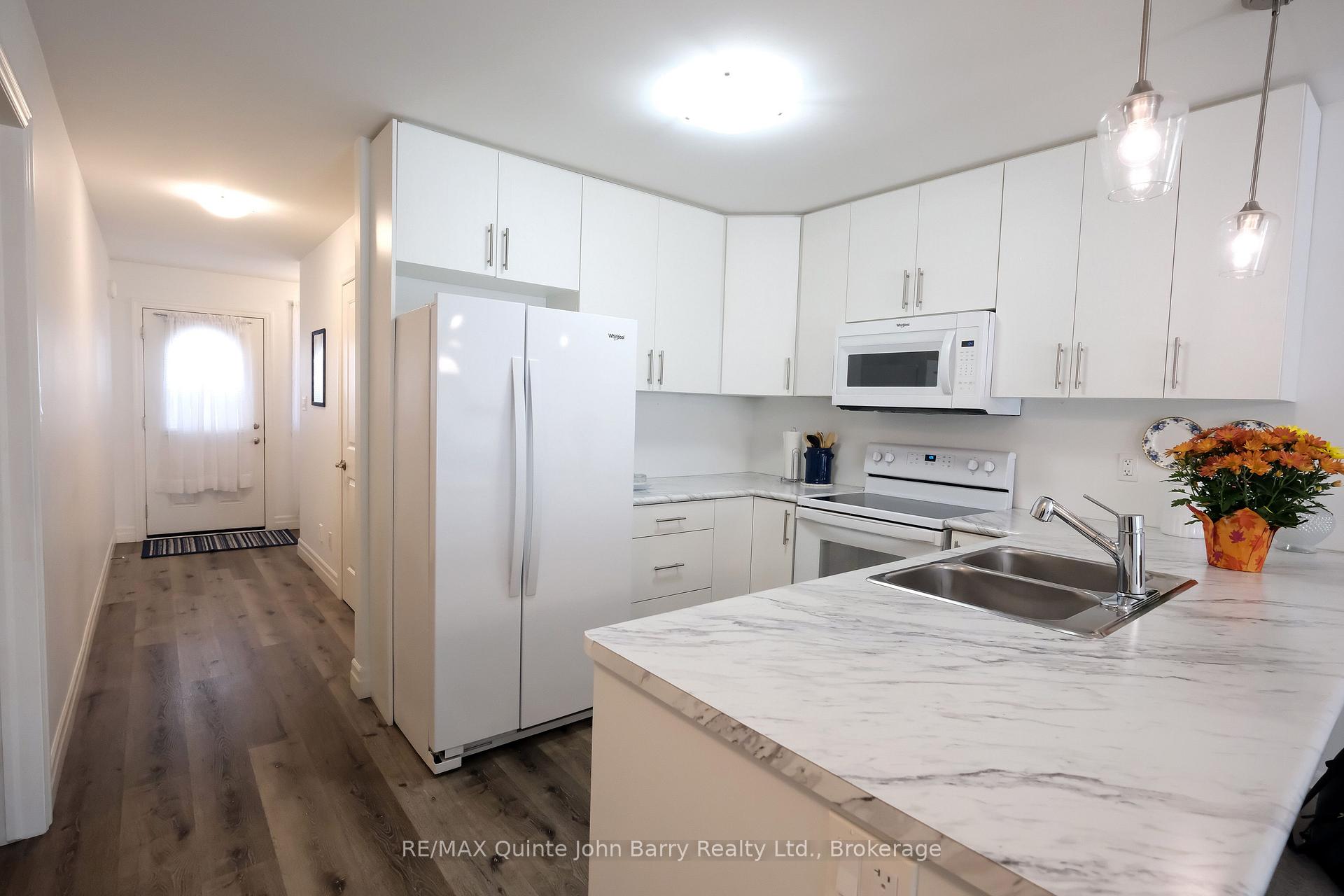 Photo 4 of 25 Hillside Meadow Drive, Quinte West, Murray Ward — HOMEH