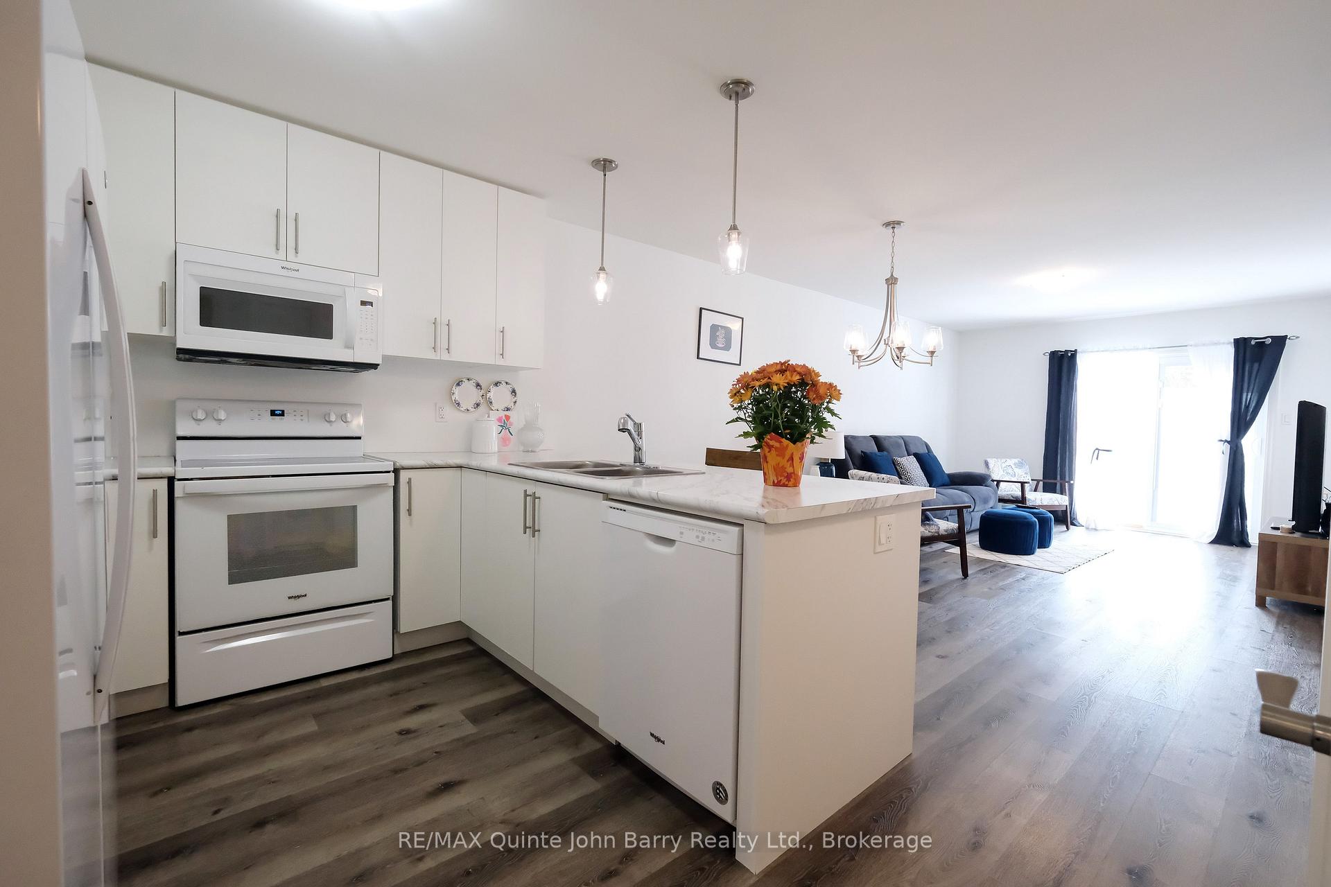 Photo 5 of 25 Hillside Meadow Drive, Quinte West, Murray Ward — HOMEH