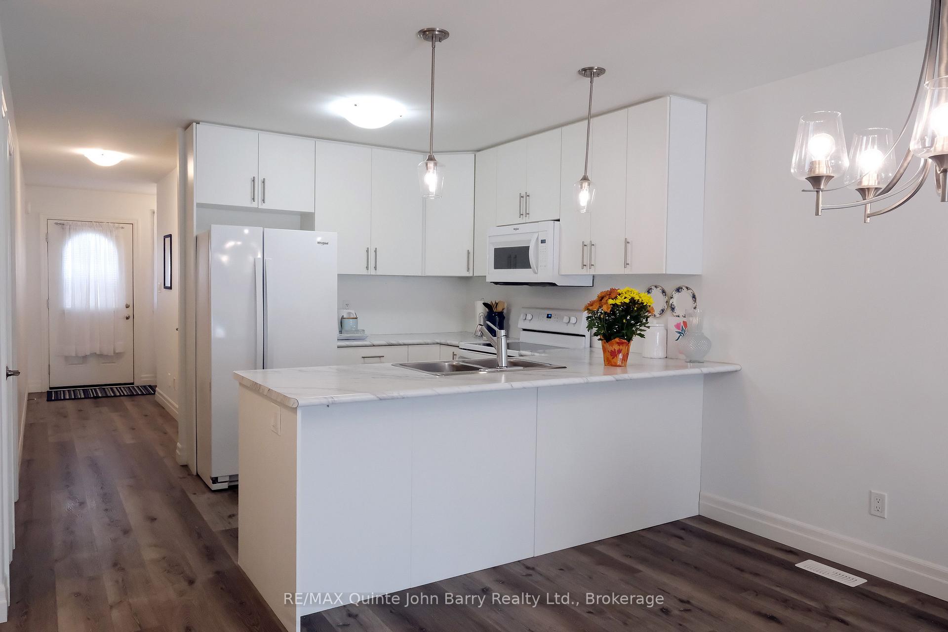 Photo 8 of 25 Hillside Meadow Drive, Quinte West, Murray Ward — HOMEH