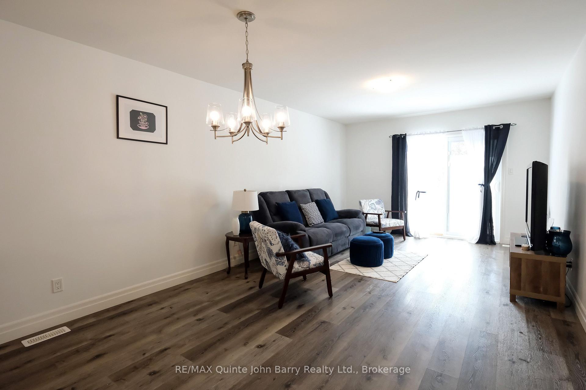 Photo 10 of 25 Hillside Meadow Drive, Quinte West, Murray Ward — HOMEH
