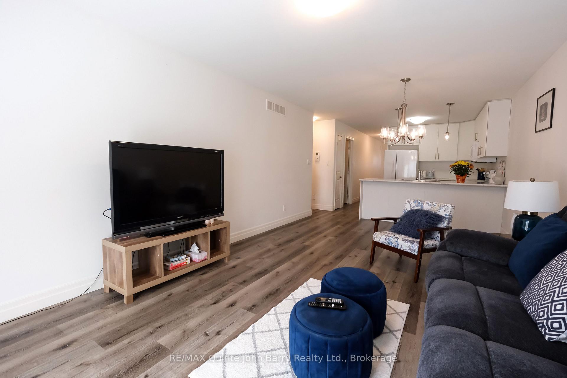 Photo 11 of 25 Hillside Meadow Drive, Quinte West, Murray Ward — HOMEH