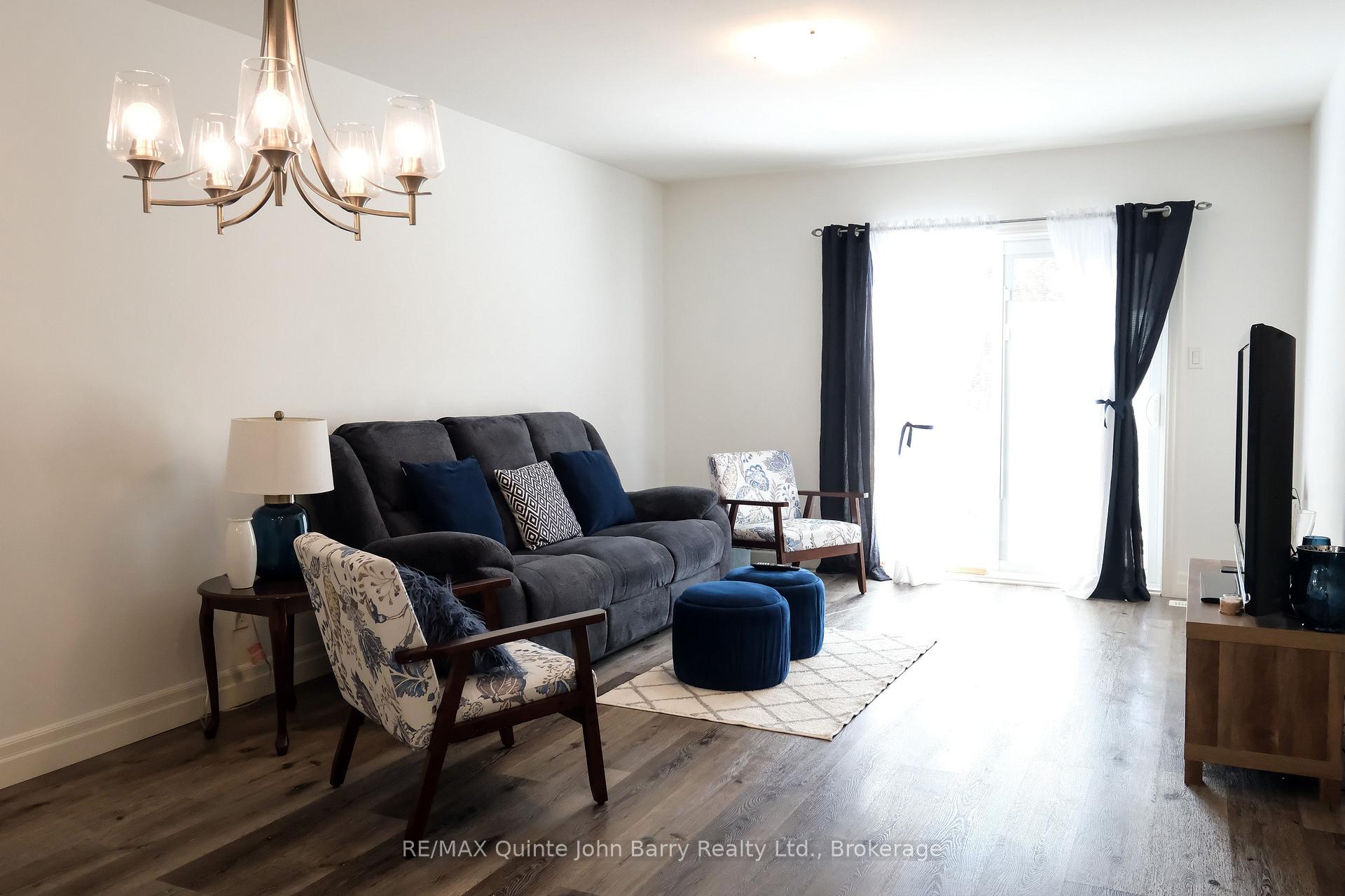 Photo 12 of 25 Hillside Meadow Drive, Quinte West, Murray Ward — HOMEH