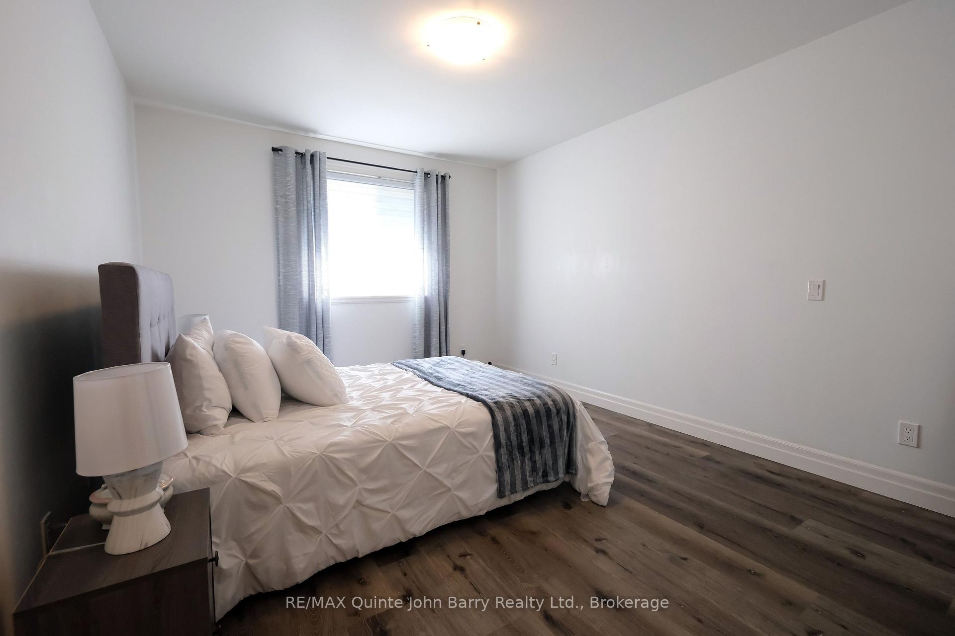 Photo 14 of 25 Hillside Meadow Drive, Quinte West, Murray Ward — HOMEH
