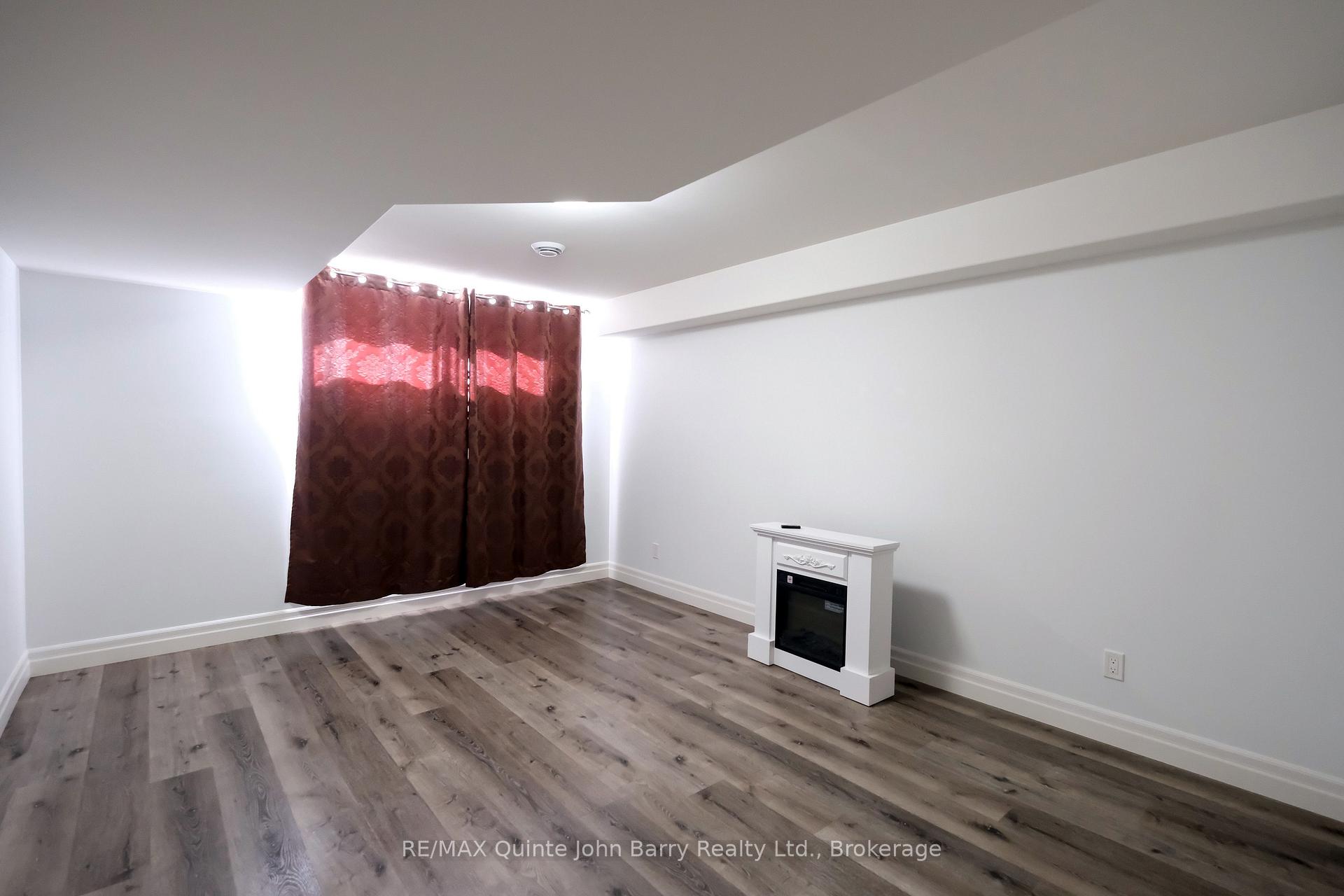 Photo 19 of 25 Hillside Meadow Drive, Quinte West, Murray Ward — HOMEH
