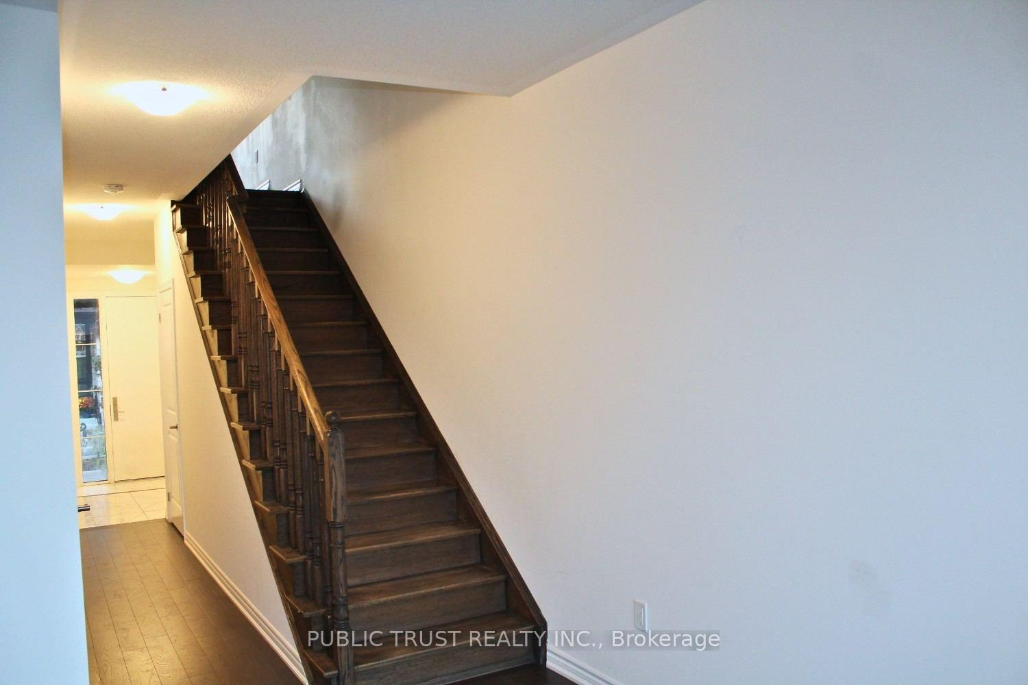 Photo 8 of 45 Lake Trail Way, Whitby, Brooklin — HOMEH