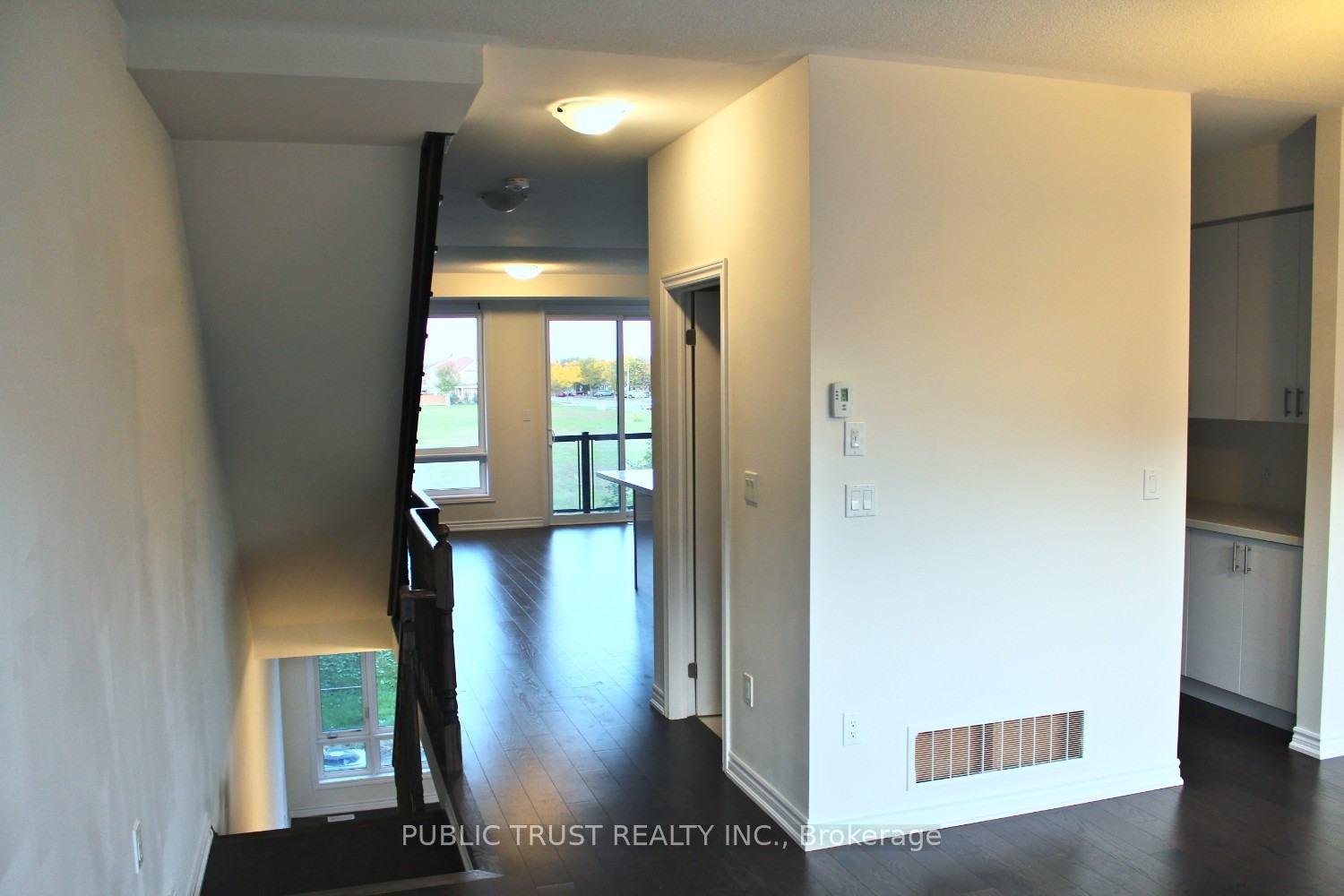 Photo 10 of 45 Lake Trail Way, Whitby, Brooklin — HOMEH