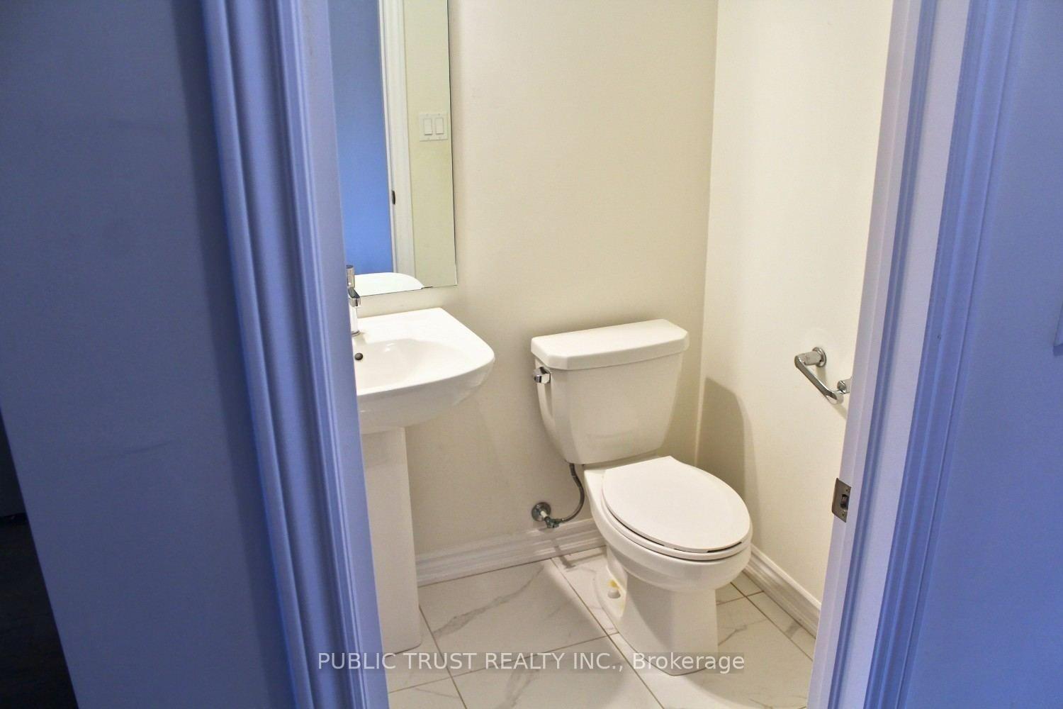 Photo 12 of 45 Lake Trail Way, Whitby, Brooklin — HOMEH