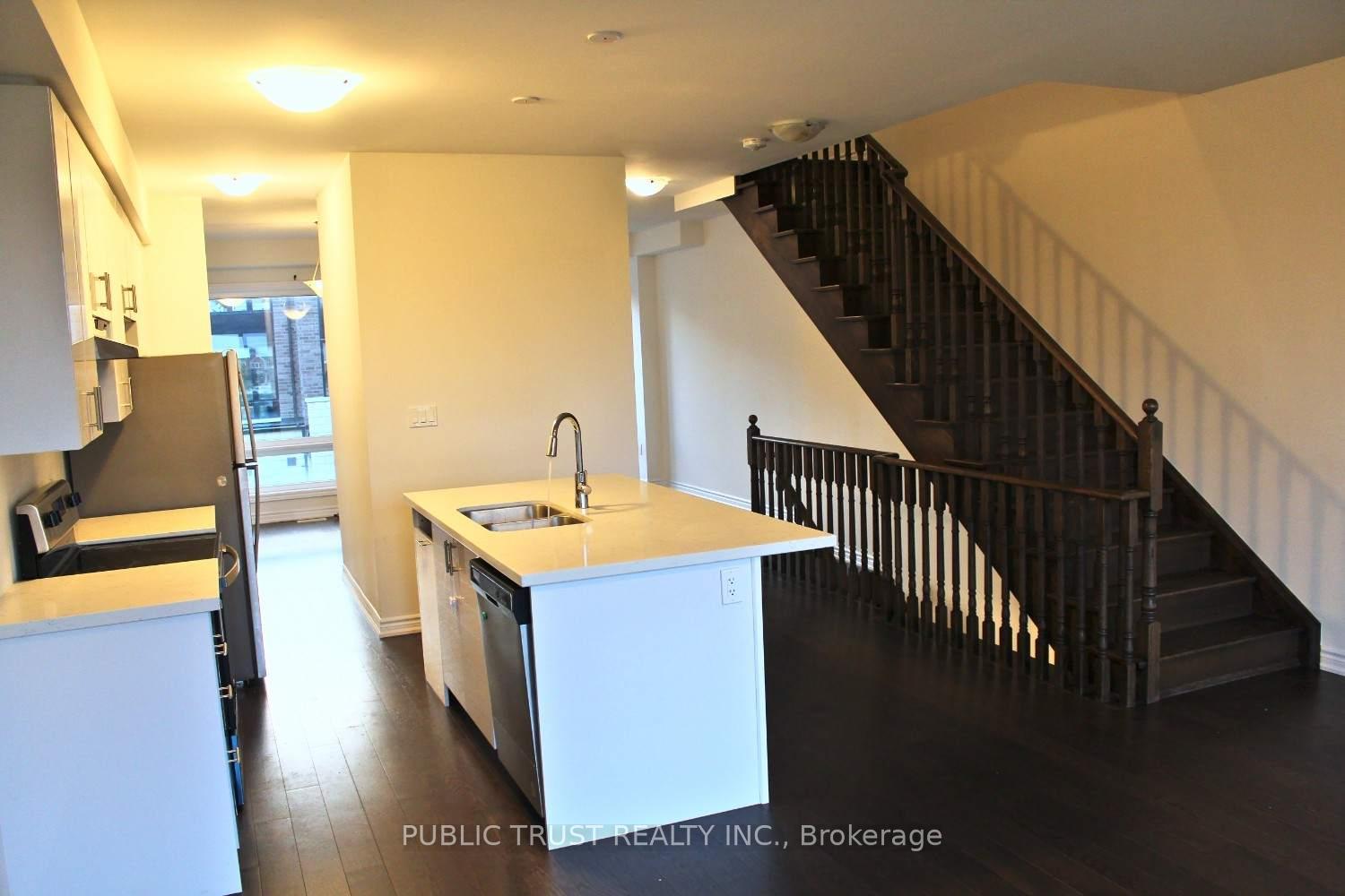 Photo 16 of 45 Lake Trail Way, Whitby, Brooklin — HOMEH