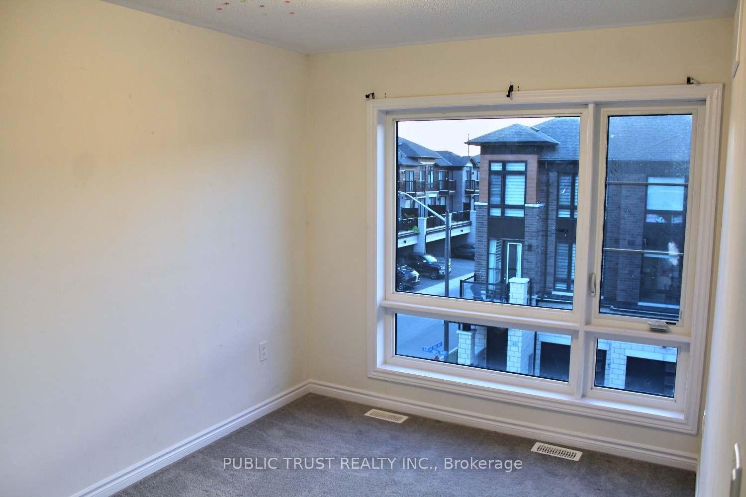 Photo 21 of 45 Lake Trail Way, Whitby, Brooklin — HOMEH