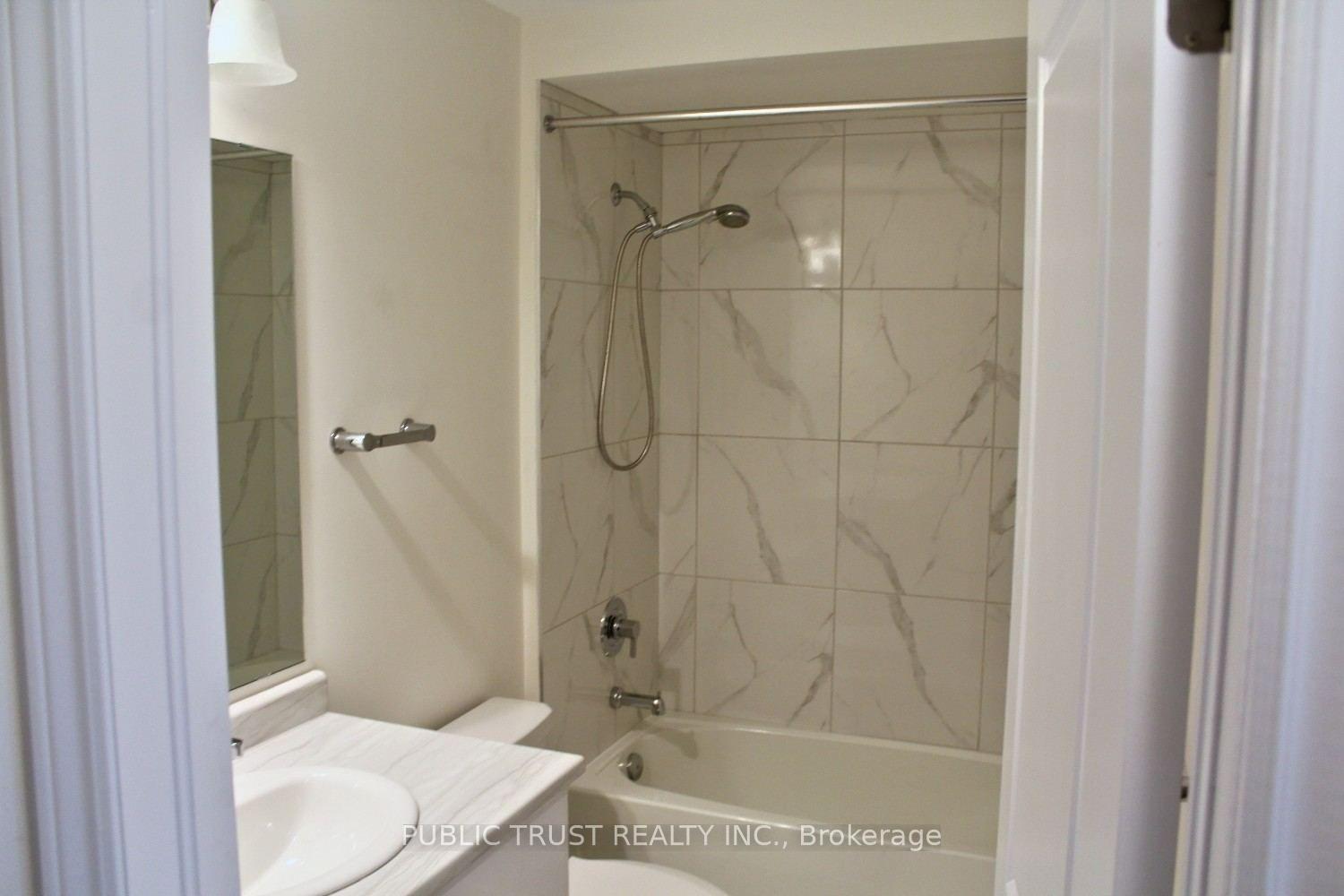 Photo 22 of 45 Lake Trail Way, Whitby, Brooklin — HOMEH