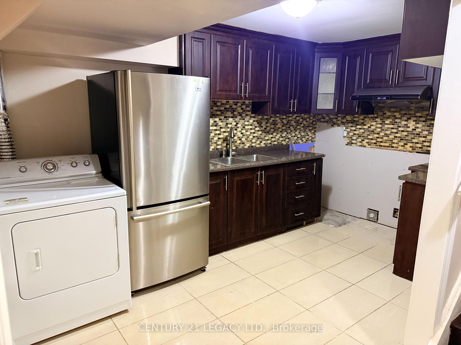 Photo 22 of 11 Tolton Drive, Brampton, Brampton North — HOMEH
