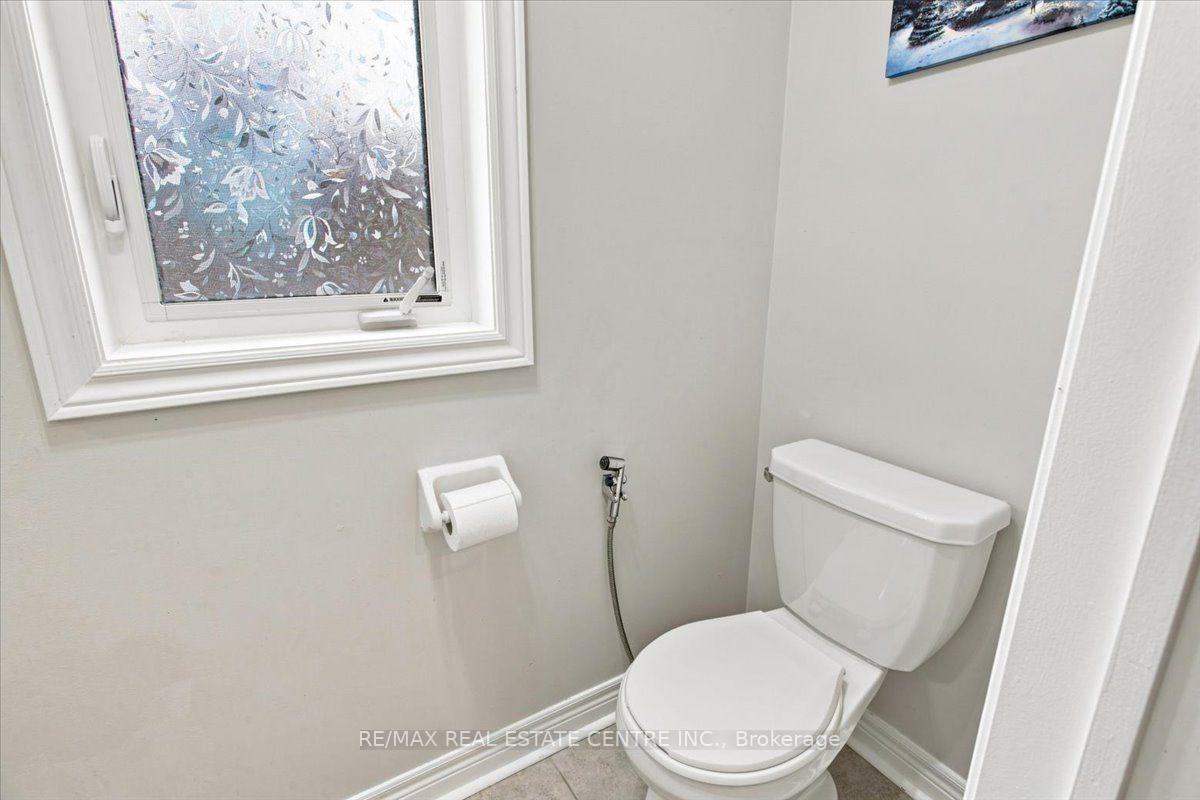 Photo 5 of 1053 Job Crescent, Milton, Harrison — HOMEH