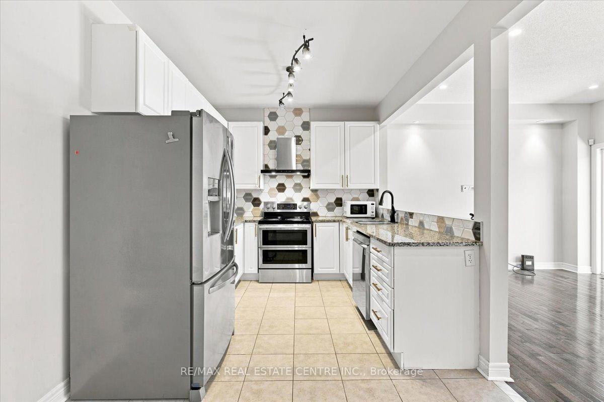 Photo 9 of 1053 Job Crescent, Milton, Harrison — HOMEH