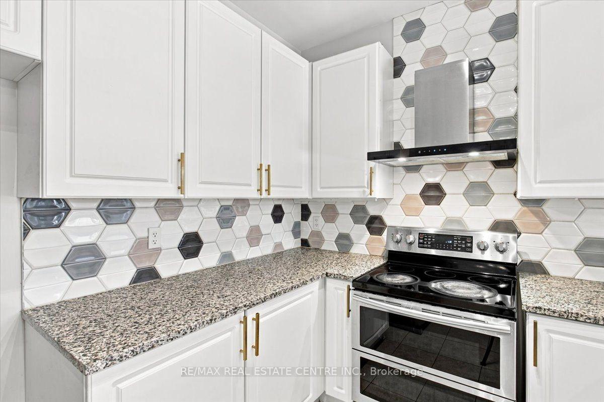 Photo 12 of 1053 Job Crescent, Milton, Harrison — HOMEH