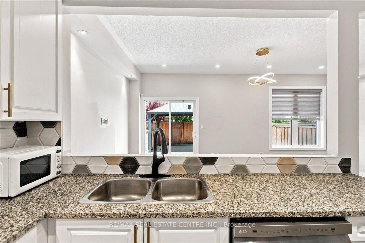 Photo 13 of 1053 Job Crescent, Milton, Harrison — HOMEH
