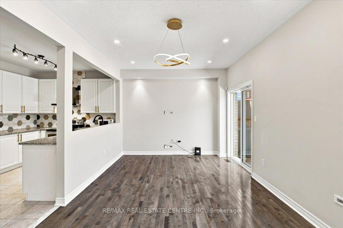 Photo 16 of 1053 Job Crescent, Milton, Harrison — HOMEH