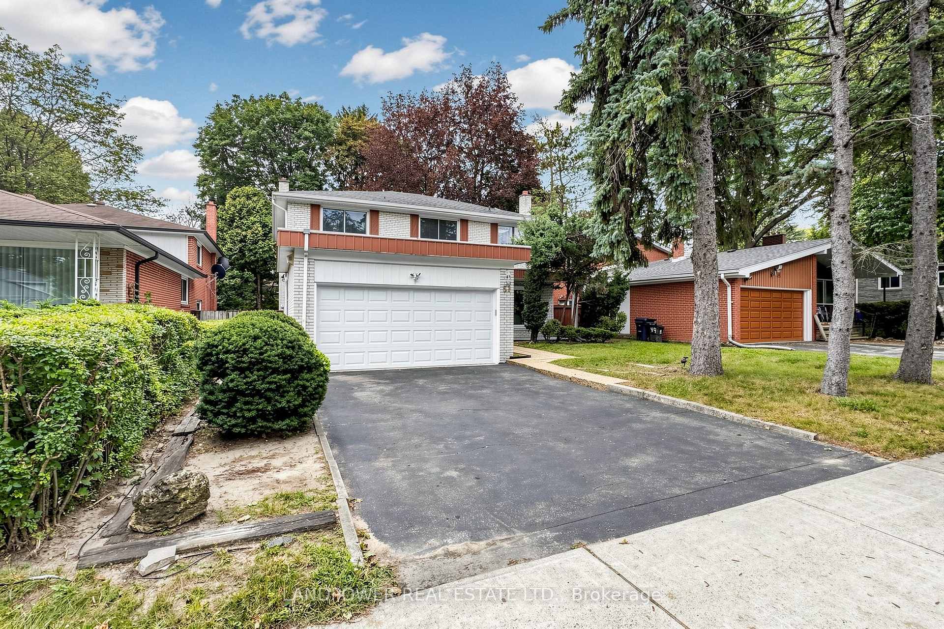 Photo 2 of 51 Bestview Drive, North York, Bayview Woods-Steeles — HOMEH