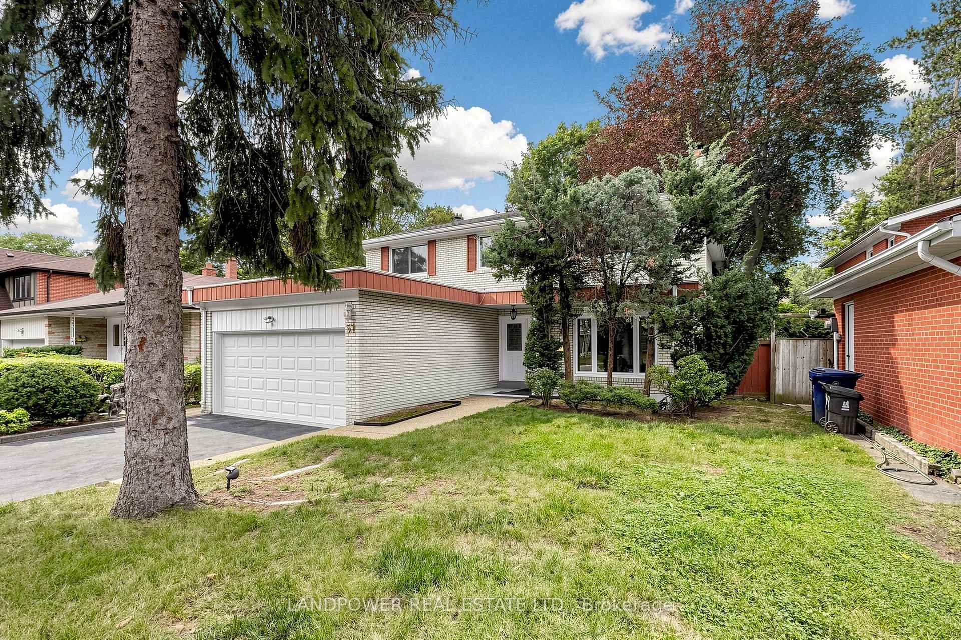 Photo 3 of 51 Bestview Drive, North York, Bayview Woods-Steeles — HOMEH