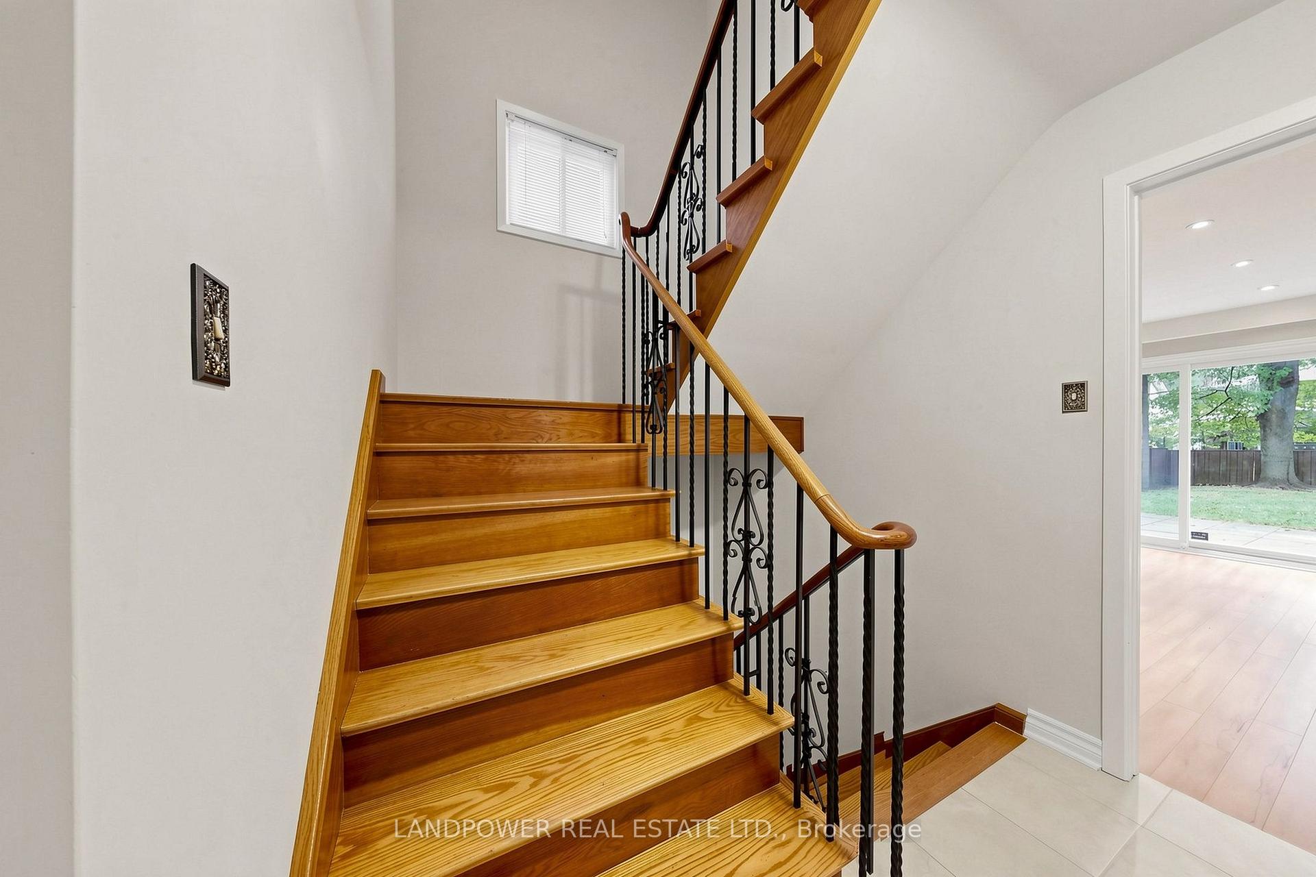 Photo 25 of 51 Bestview Drive, North York, Bayview Woods-Steeles — HOMEH