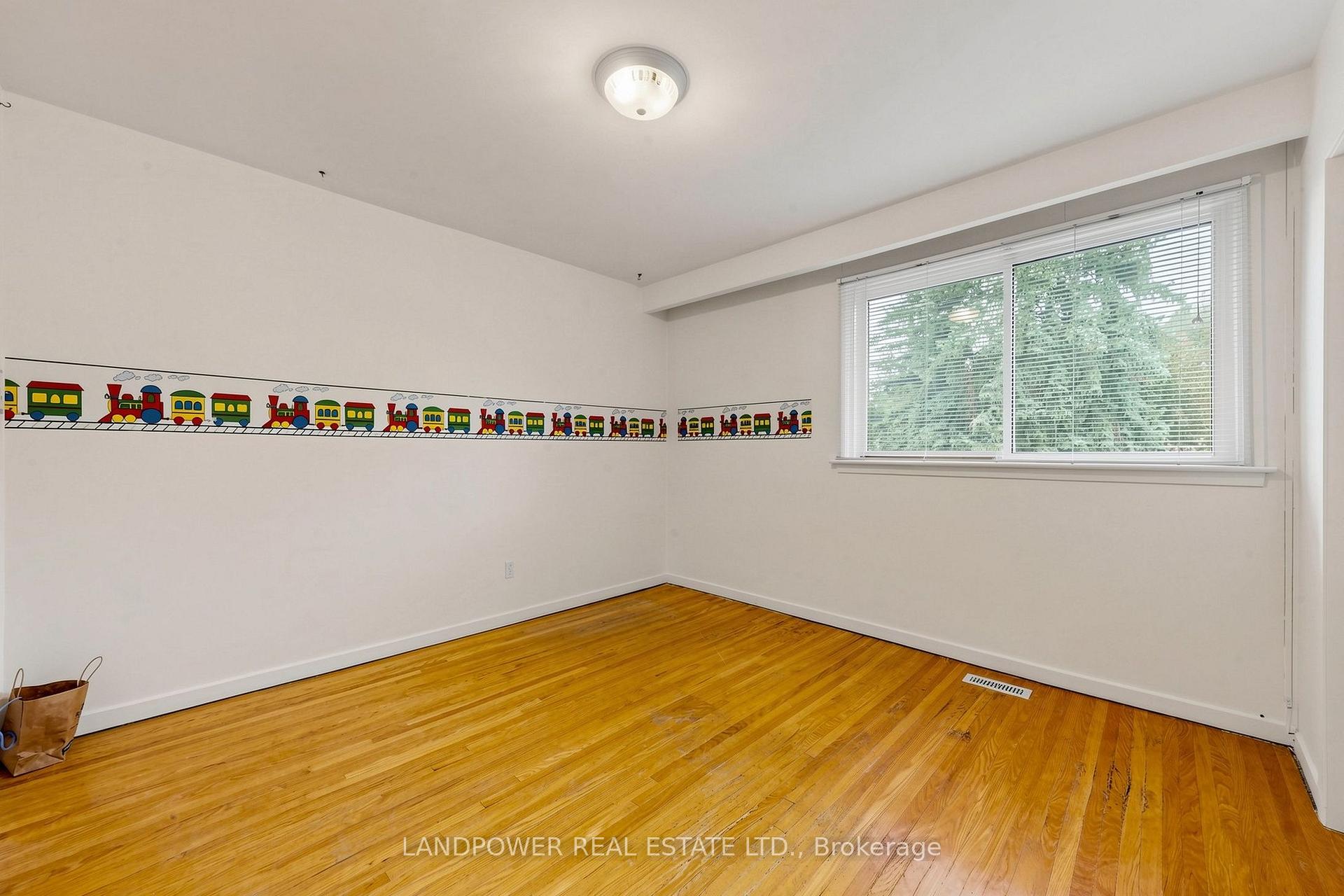 Photo 38 of 51 Bestview Drive, North York, Bayview Woods-Steeles — HOMEH