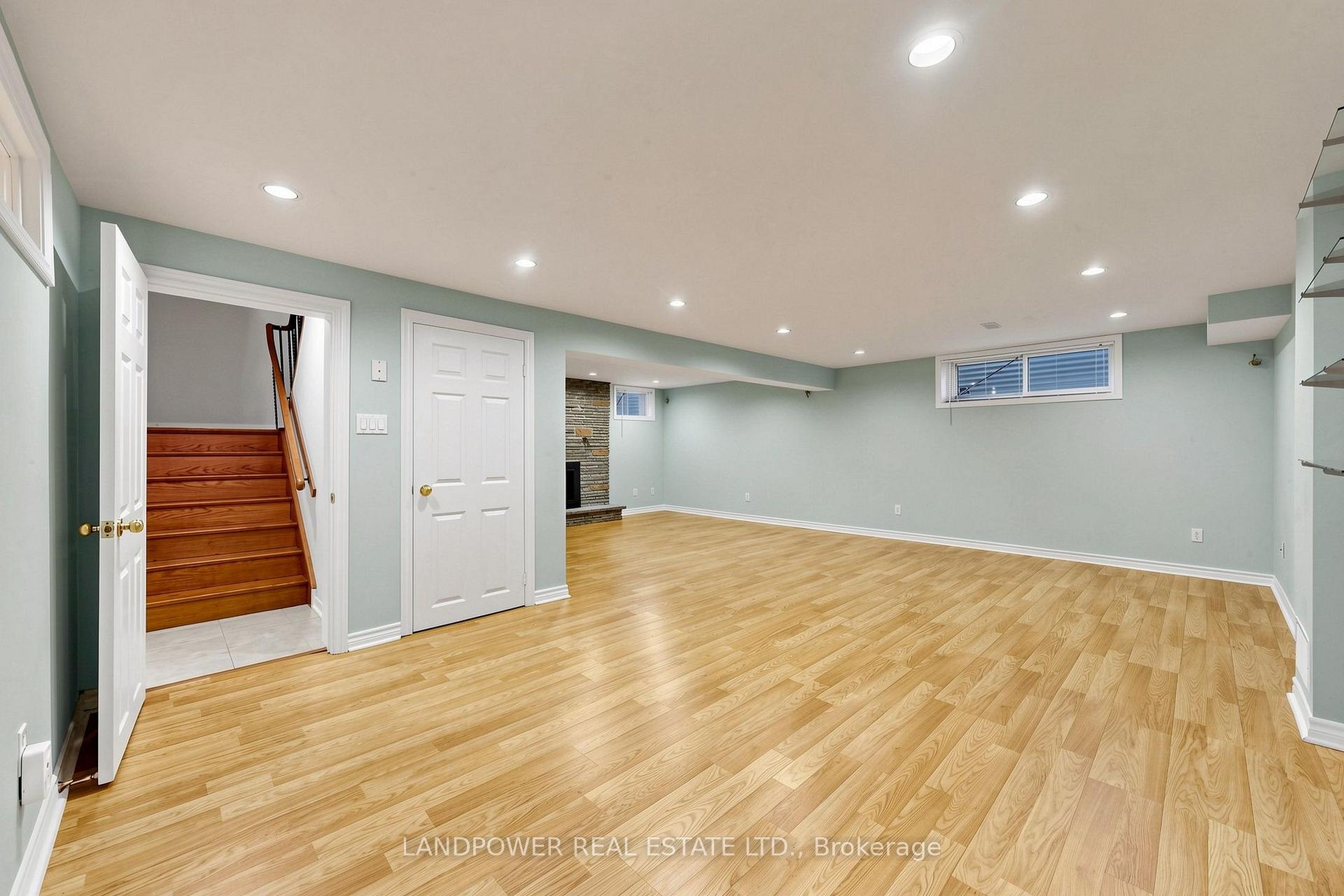 Photo 41 of 51 Bestview Drive, North York, Bayview Woods-Steeles — HOMEH