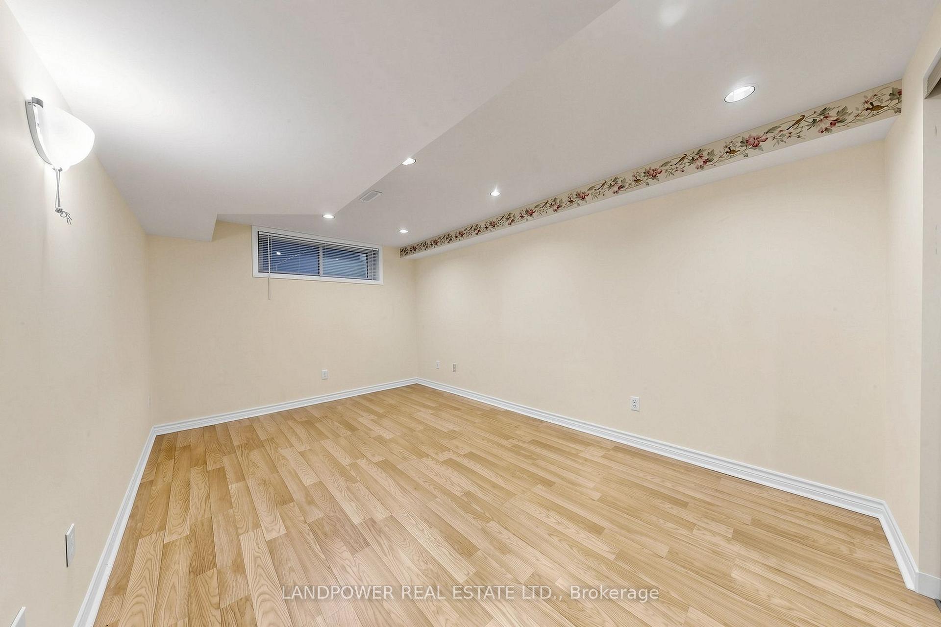 Photo 44 of 51 Bestview Drive, North York, Bayview Woods-Steeles — HOMEH