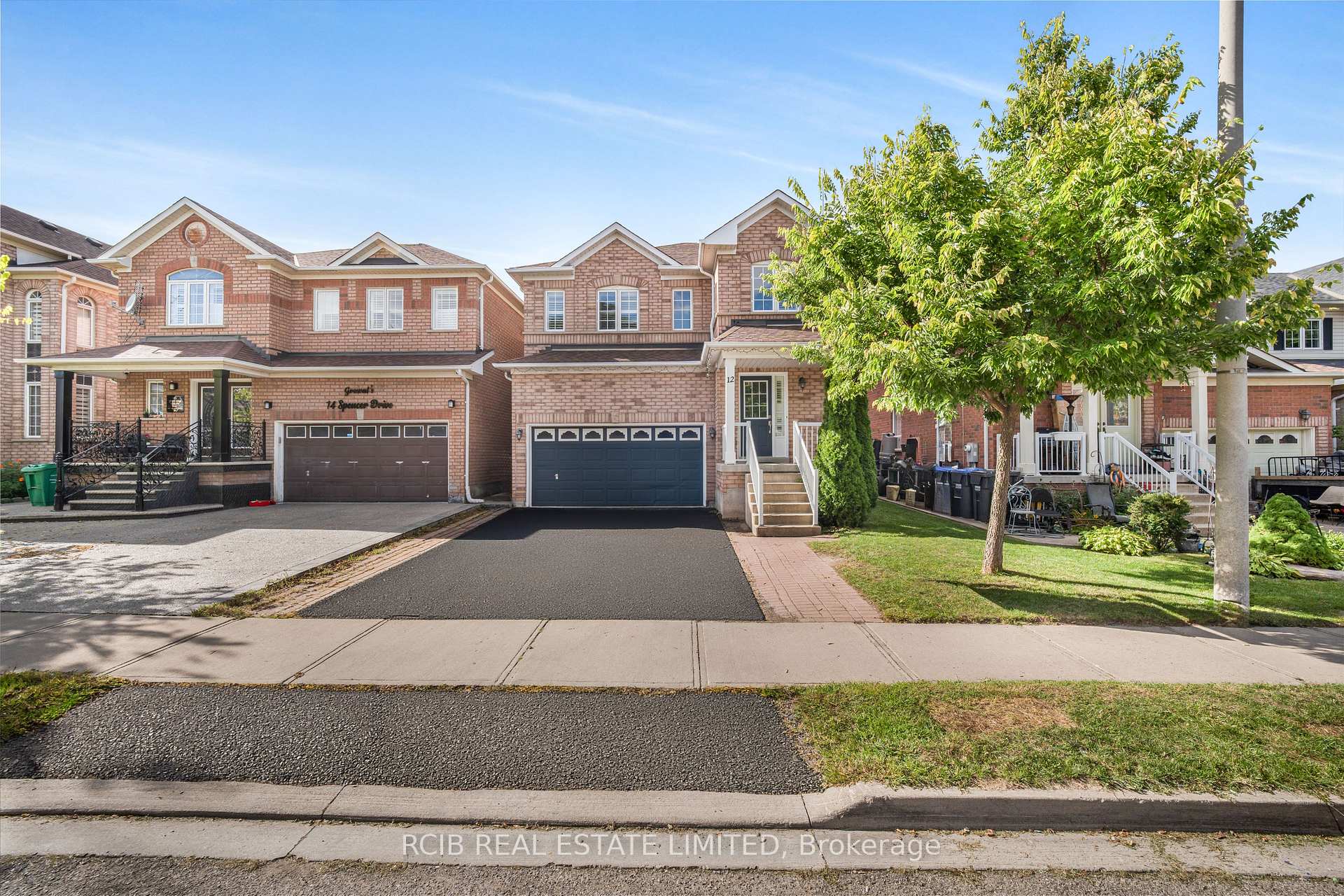 Photo 2 of 12 Spencer Drive, Brampton, Fletcher's Meadow — HOMEH