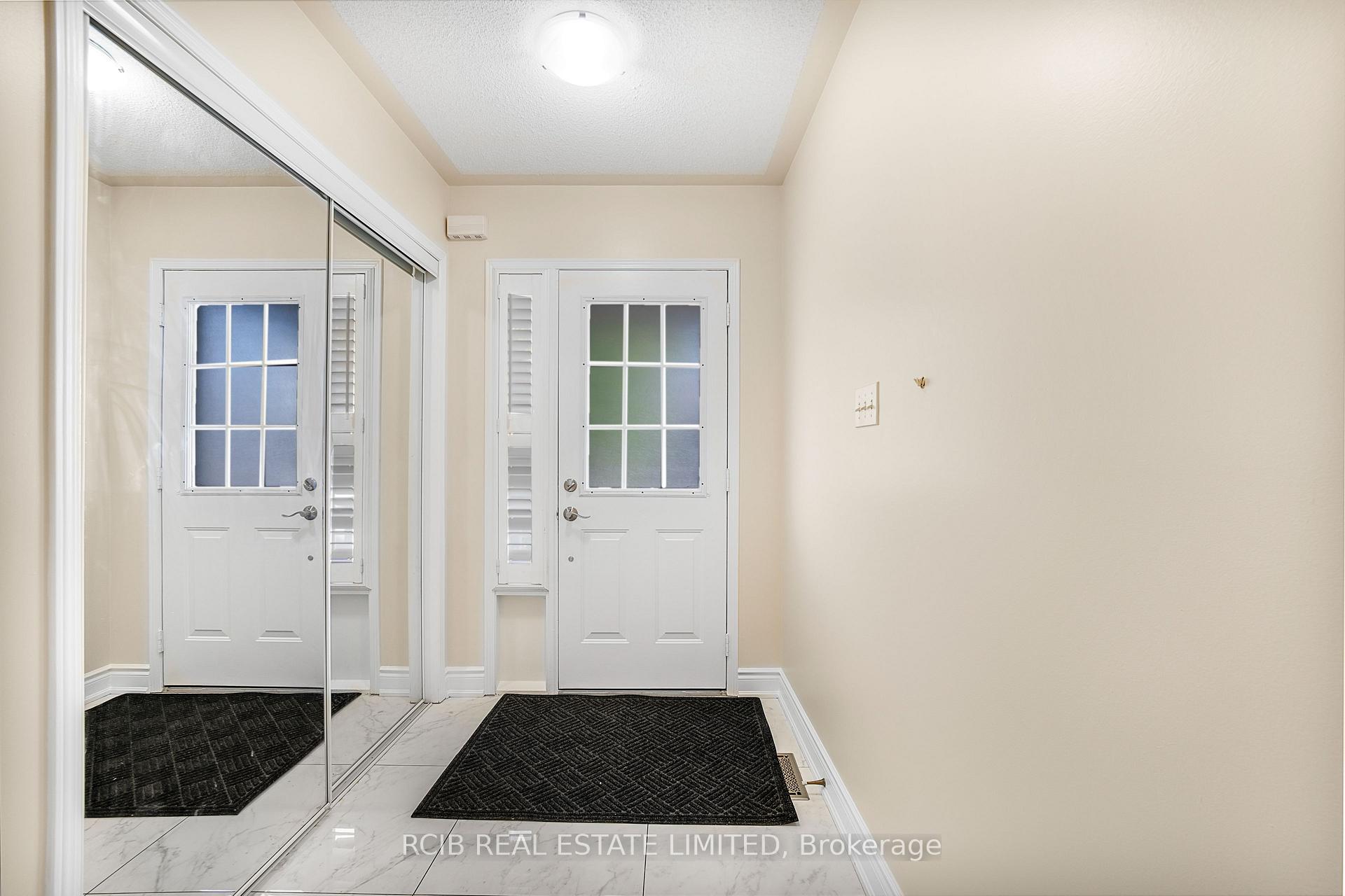 Photo 4 of 12 Spencer Drive, Brampton, Fletcher's Meadow — HOMEH