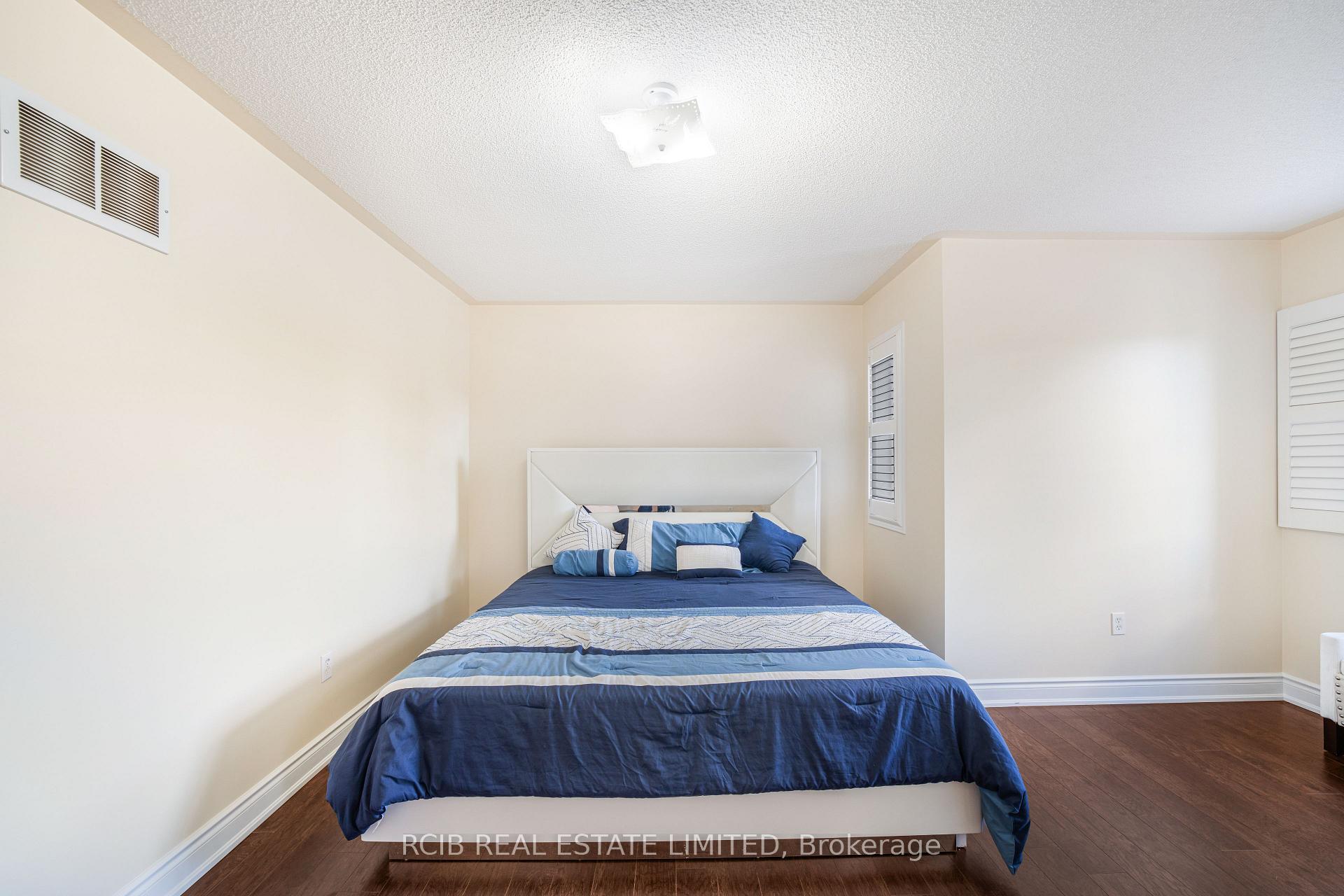 Photo 25 of 12 Spencer Drive, Brampton, Fletcher's Meadow — HOMEH