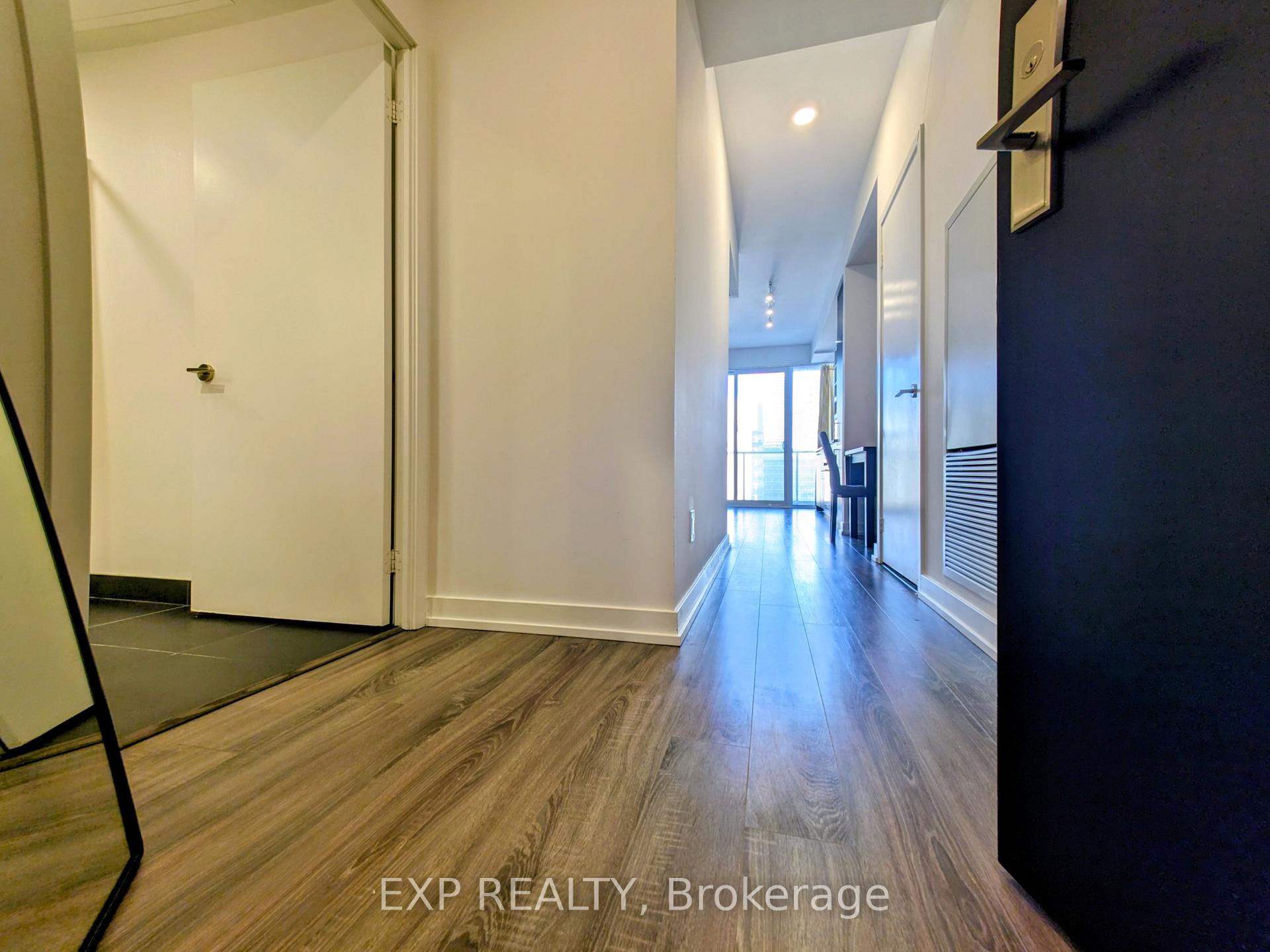 Photo 3 of Unit 1821, 20 Edward Street, Toronto, Bay Street Corridor — HOMEH
