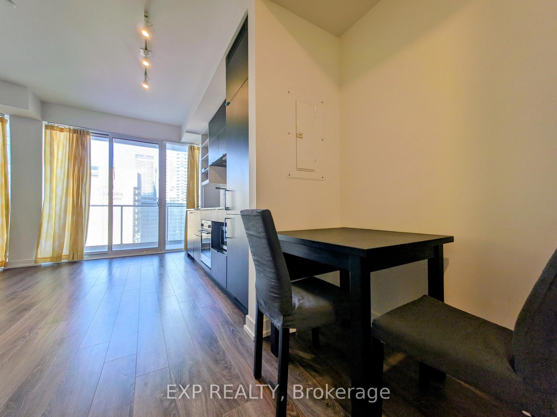 Photo 5 of Unit 1821, 20 Edward Street, Toronto, Bay Street Corridor — HOMEH