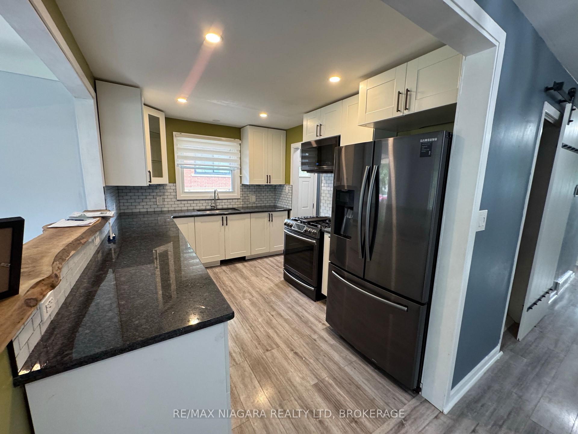 Photo 7 of 8 Lakehurst Drive, St. Catharines, Lakeport — HOMEH