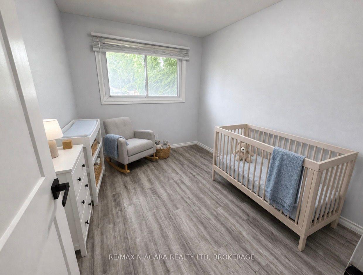 Photo 10 of 8 Lakehurst Drive, St. Catharines, Lakeport — HOMEH