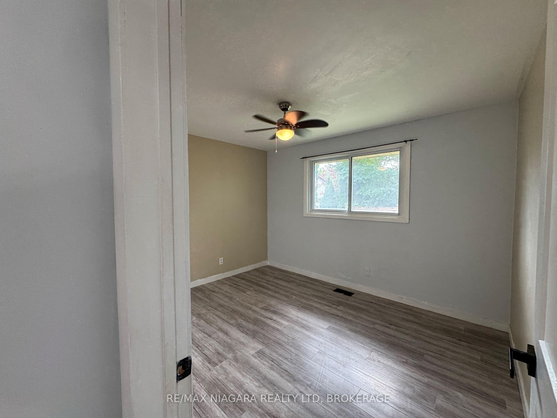 Photo 12 of 8 Lakehurst Drive, St. Catharines, Lakeport — HOMEH