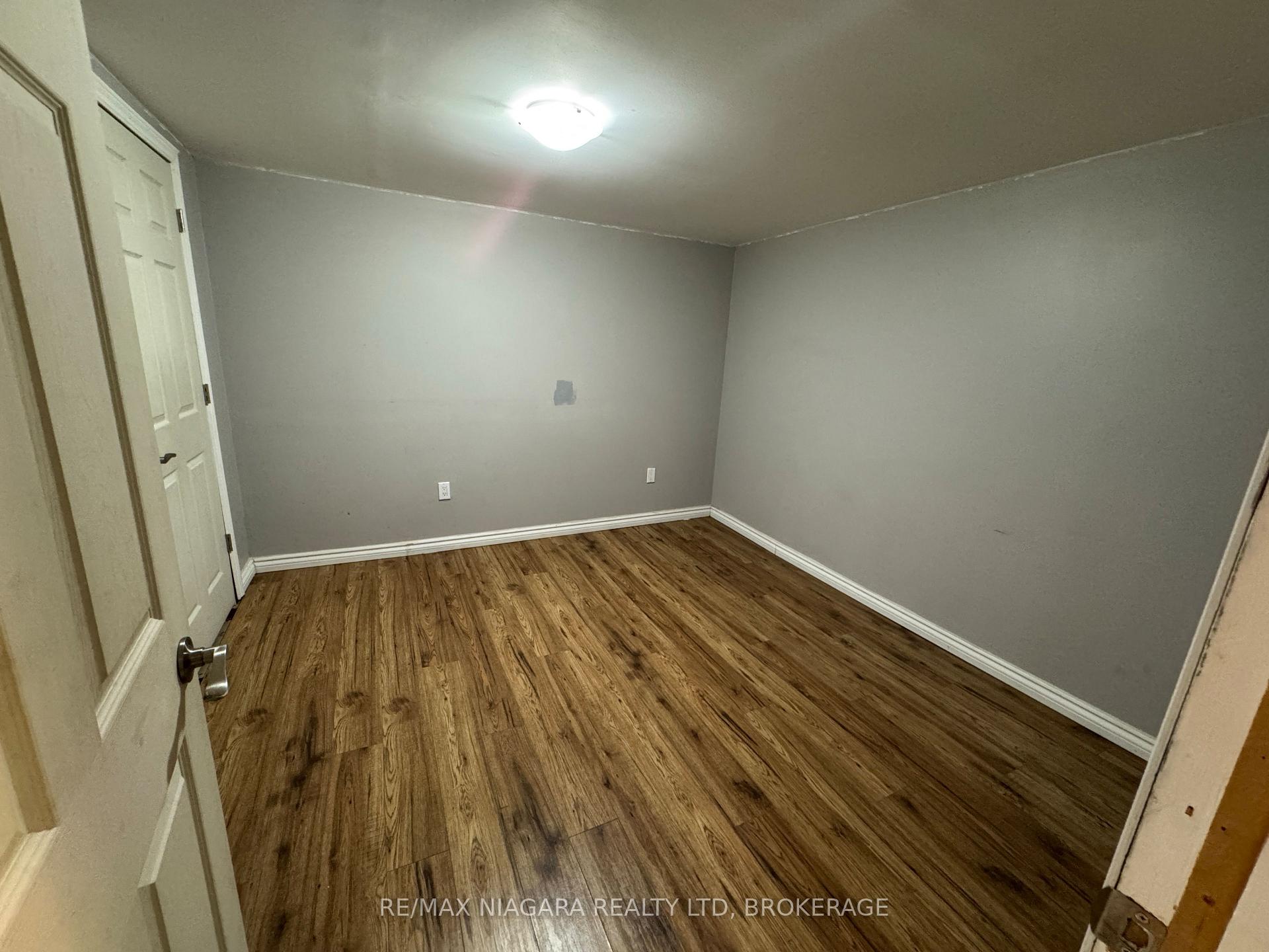 Photo 17 of 8 Lakehurst Drive, St. Catharines, Lakeport — HOMEH