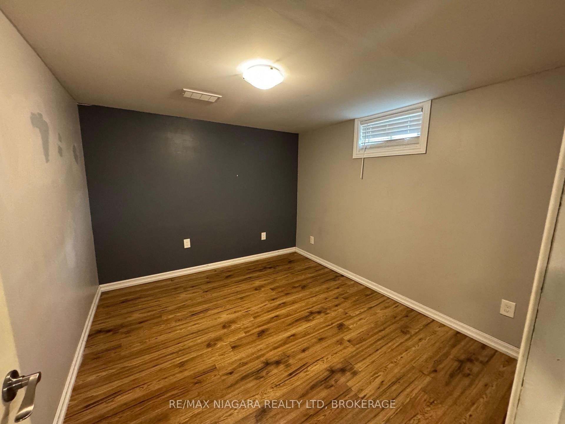 Photo 18 of 8 Lakehurst Drive, St. Catharines, Lakeport — HOMEH