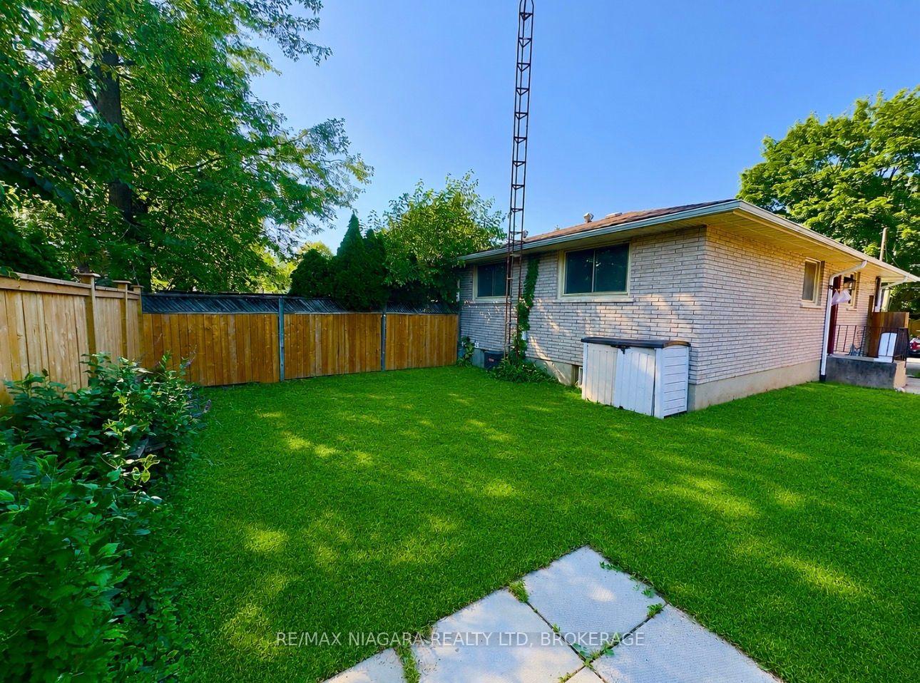 Photo 19 of 8 Lakehurst Drive, St. Catharines, Lakeport — HOMEH