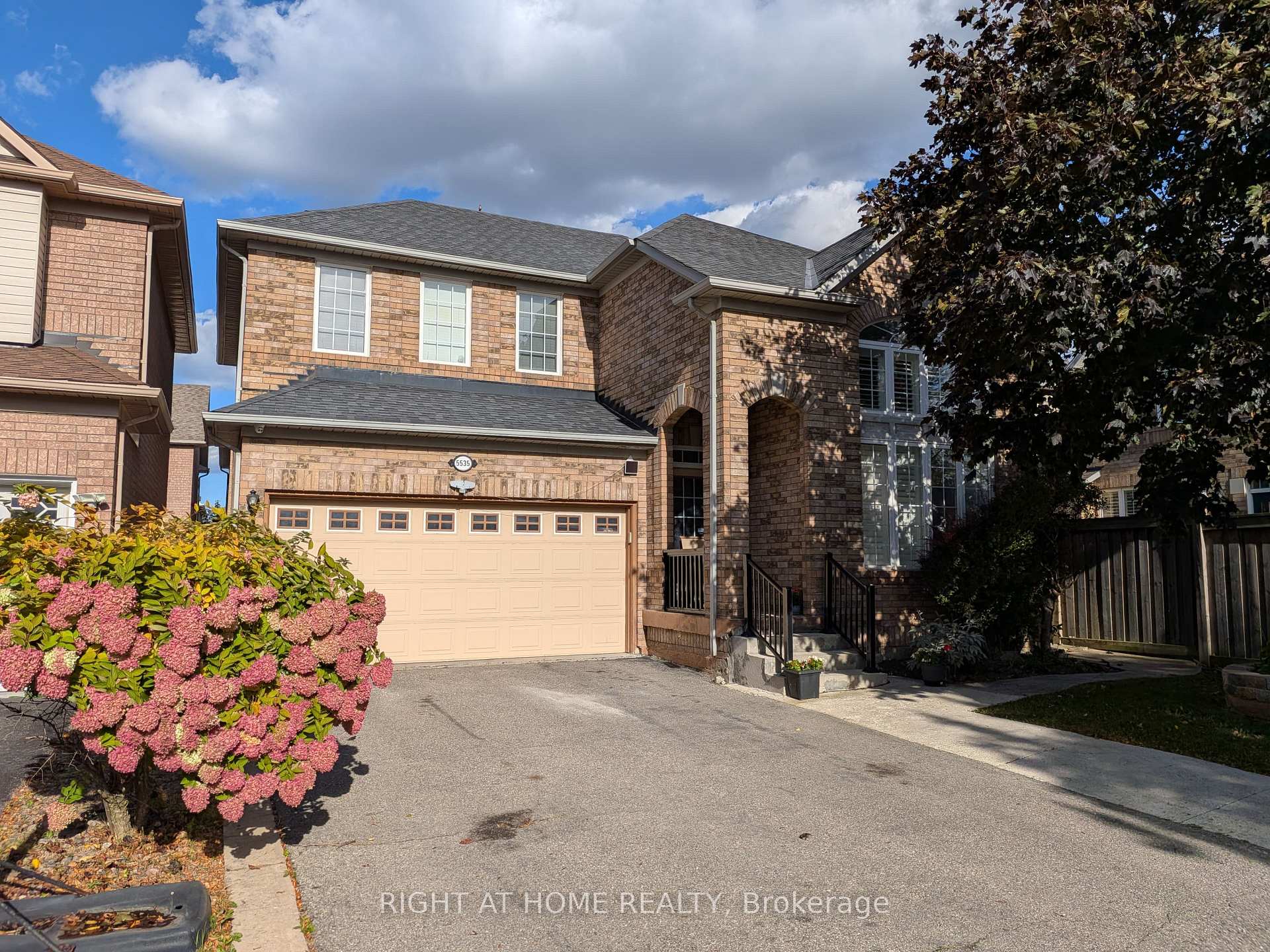 Photo 1 of Unit Bsmnt., 5535 Bridgeport Gate, Mississauga, Churchill Meadows — HOMEH