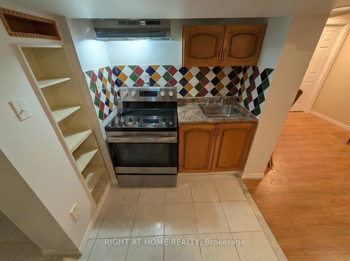 Photo 7 of Unit Bsmnt., 5535 Bridgeport Gate, Mississauga, Churchill Meadows — HOMEH