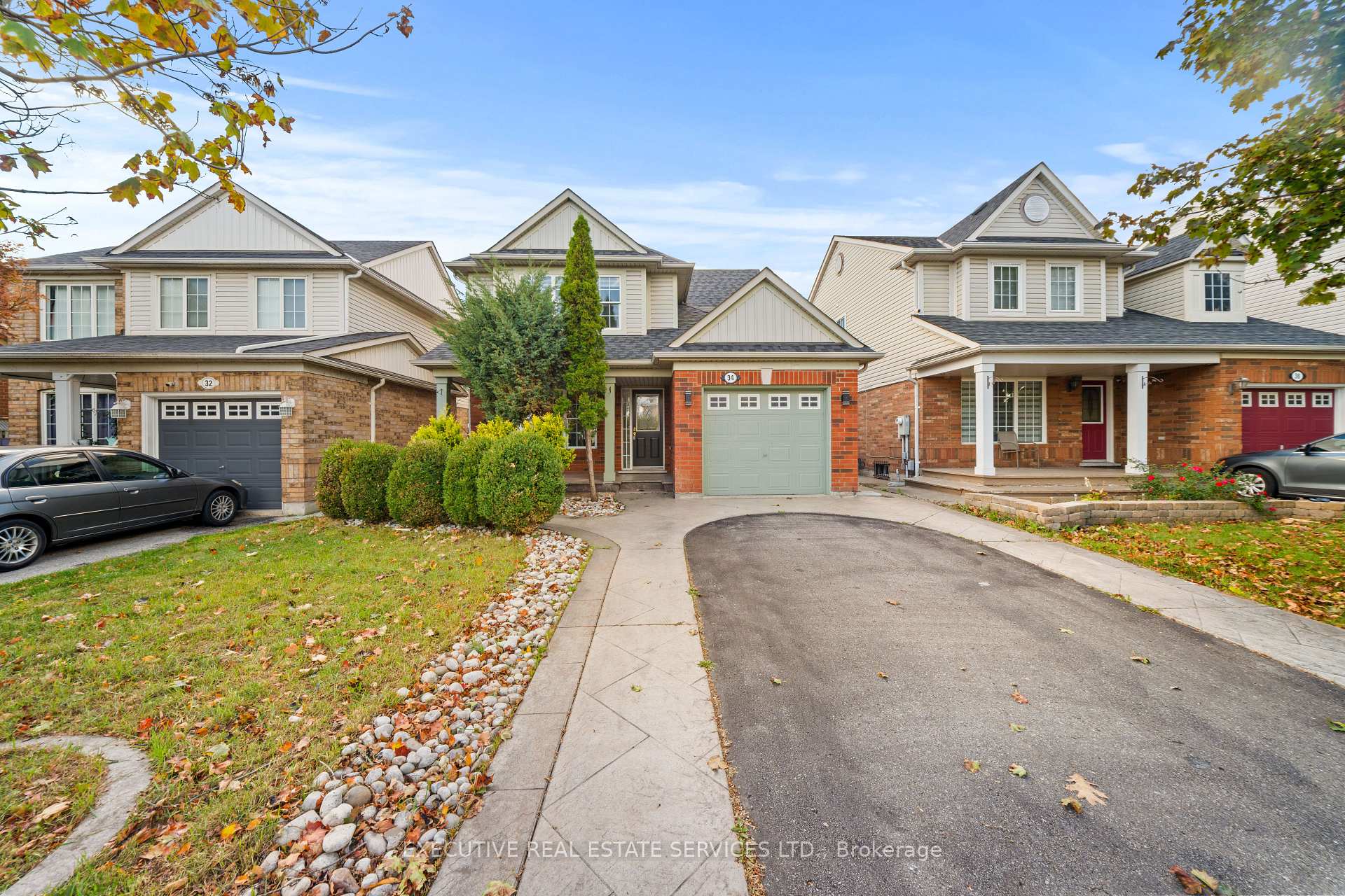 Photo 3 of 34 Worthington Avenue, Brampton, Fletcher's Meadow — HOMEH