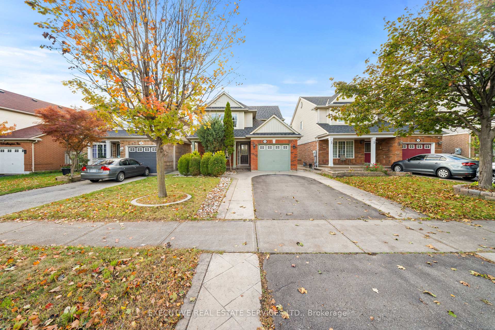 Photo 4 of 34 Worthington Avenue, Brampton, Fletcher's Meadow — HOMEH