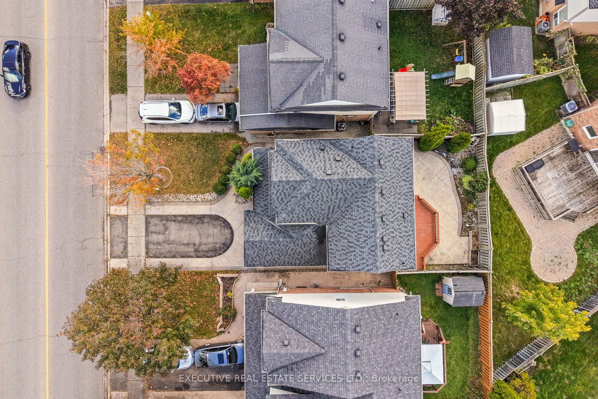 Photo 8 of 34 Worthington Avenue, Brampton, Fletcher's Meadow — HOMEH