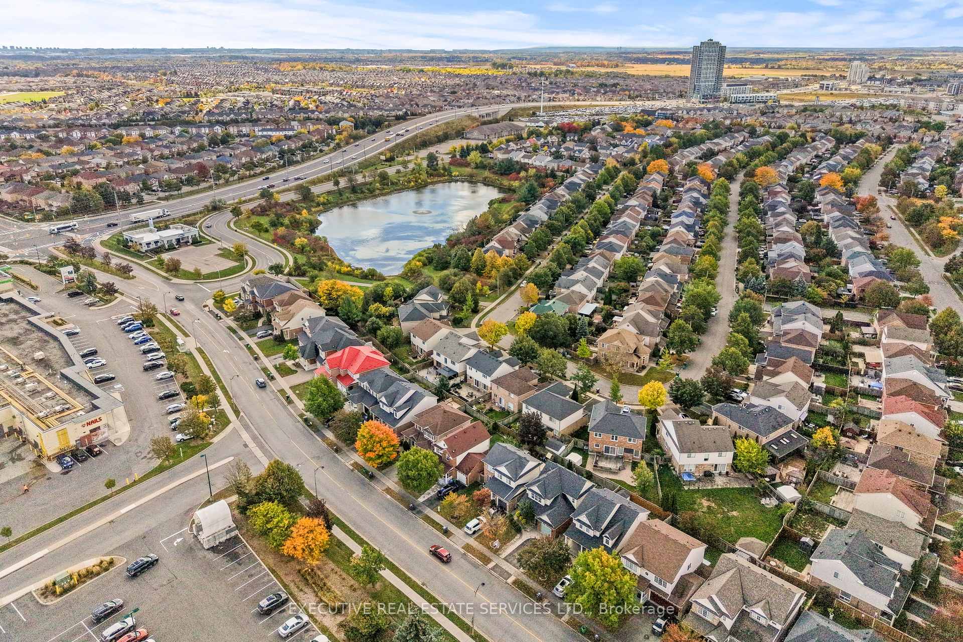 Photo 10 of 34 Worthington Avenue, Brampton, Fletcher's Meadow — HOMEH